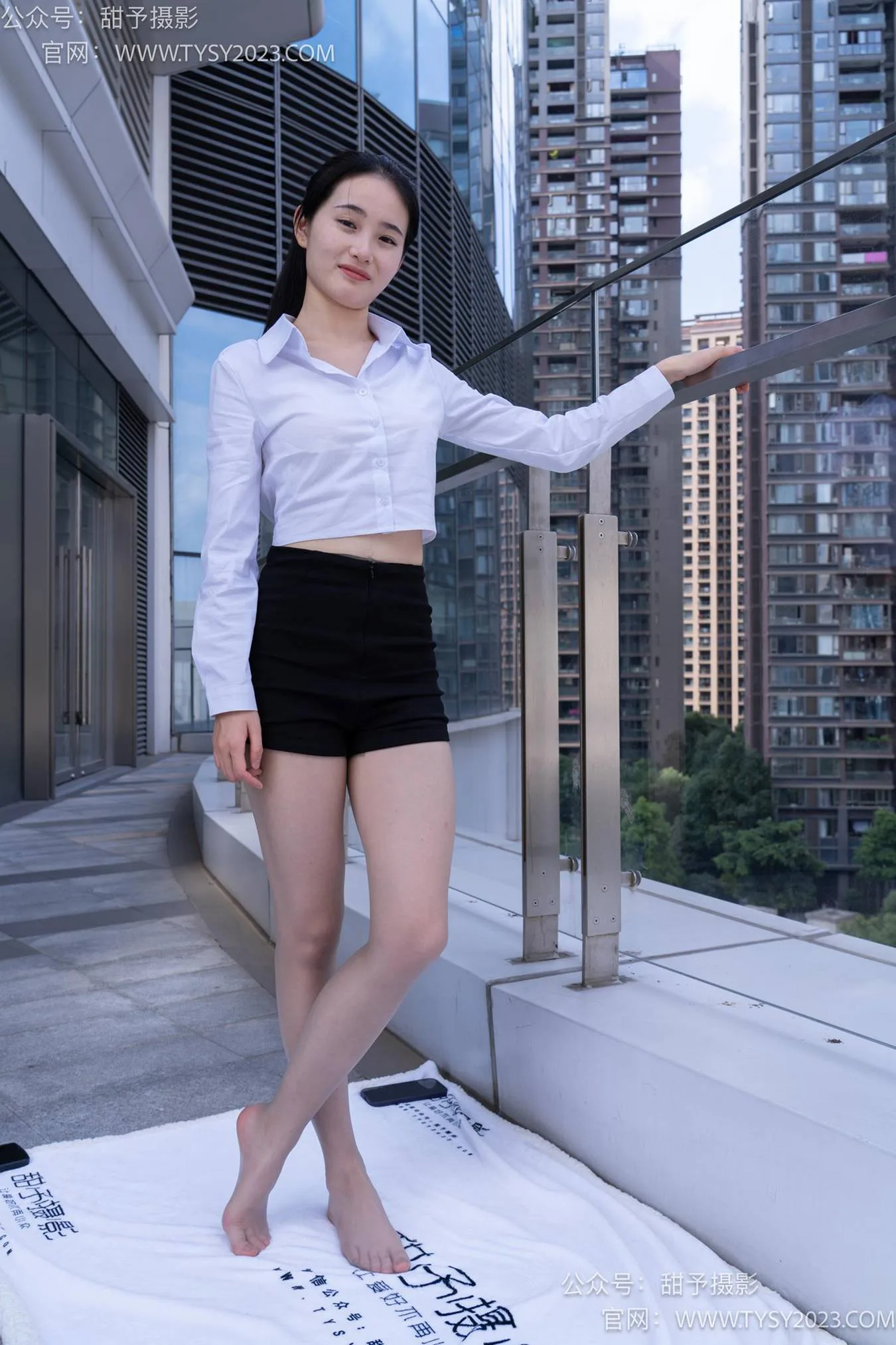 甜予摄影 NO.063 思思-板鞋、油亮灰丝（脚尖透明款）[136P/2V/9.98GB] - 3