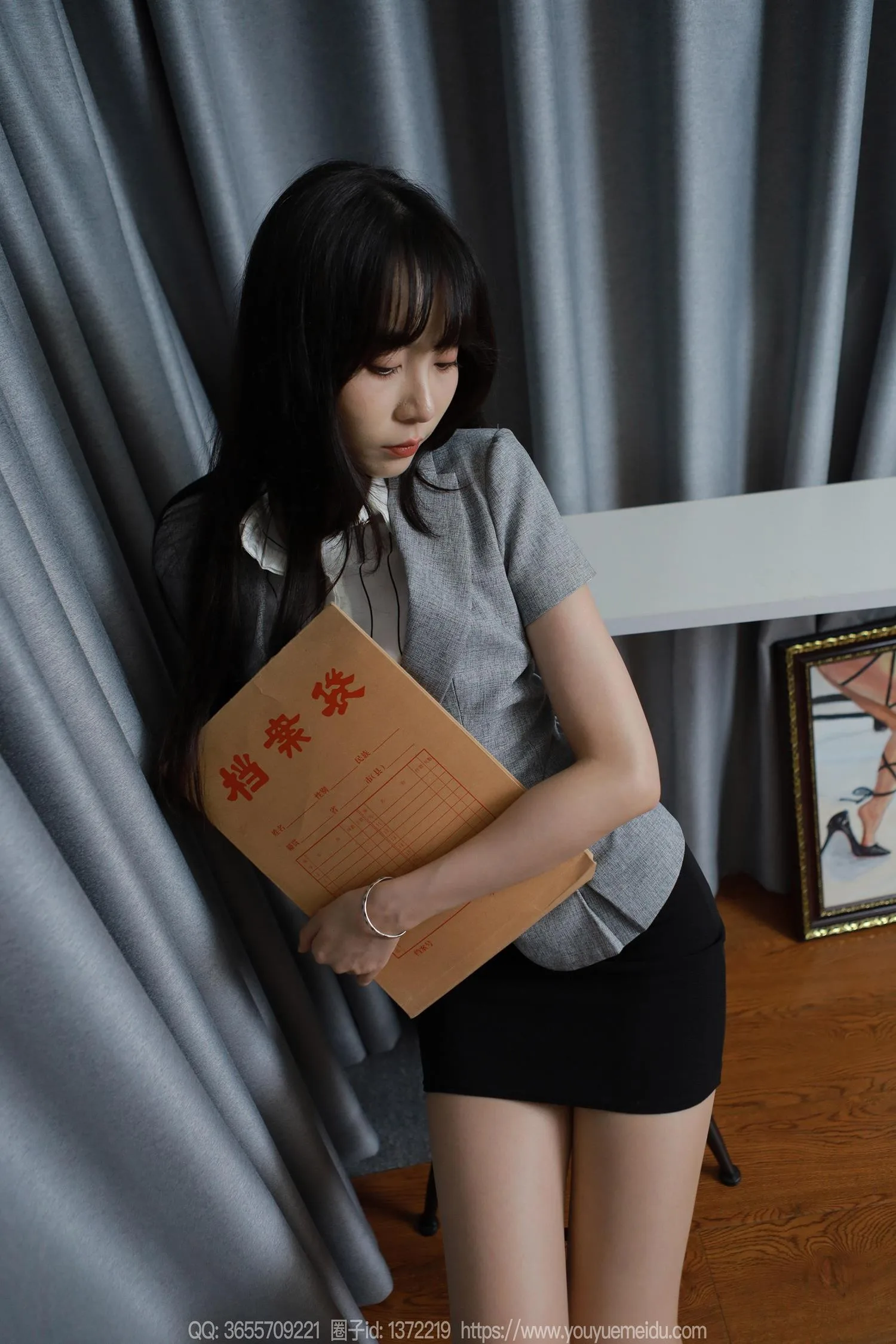 [IESS异思趣向] 2024.08.12 丝享家1817：团团《长腿档案员》（上）[89P/82MB] - 1