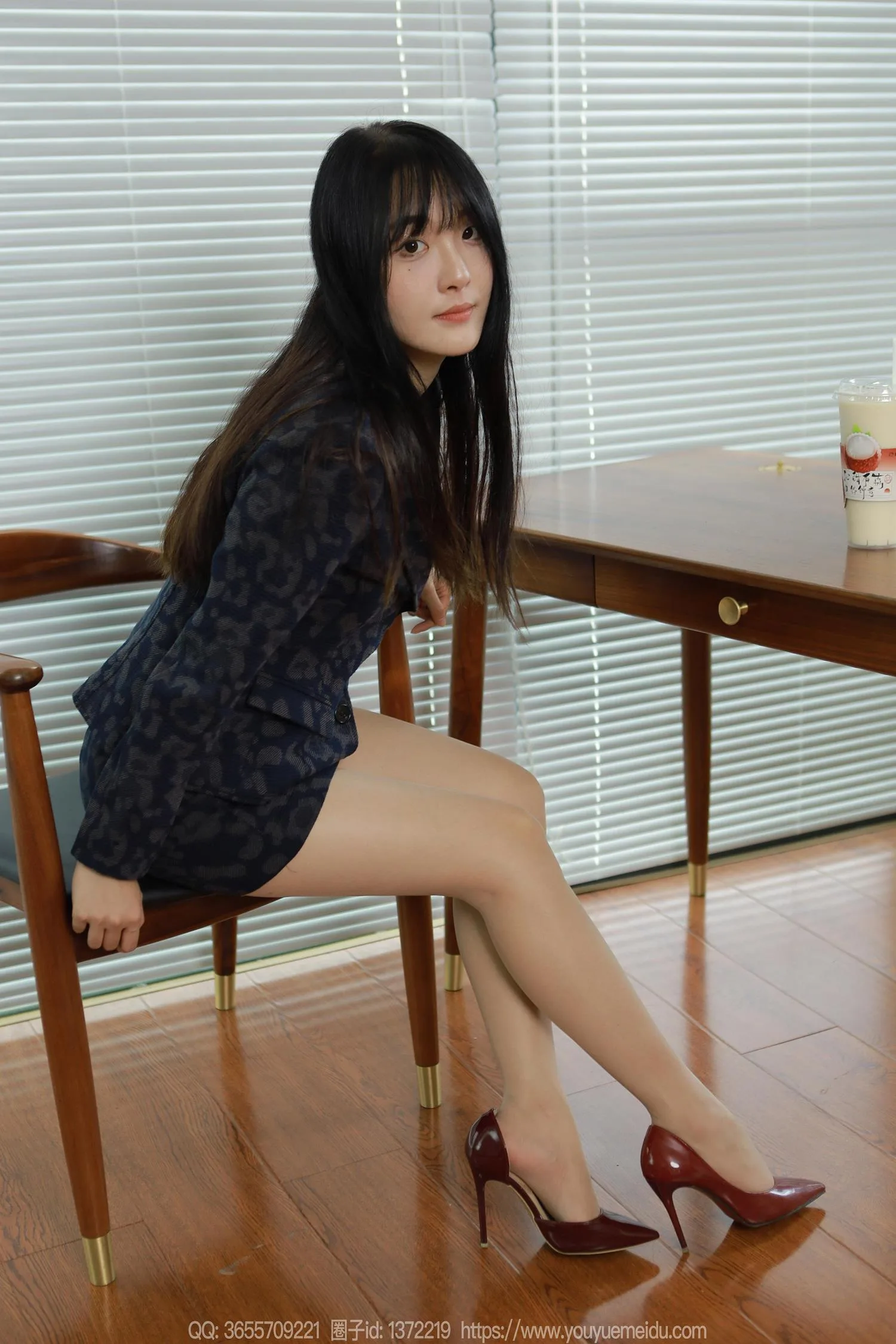 [IESS异思趣向] 2024.08.14 丝享家1819：婉萍《阳光OL(下）》[87P/75MB] - 1