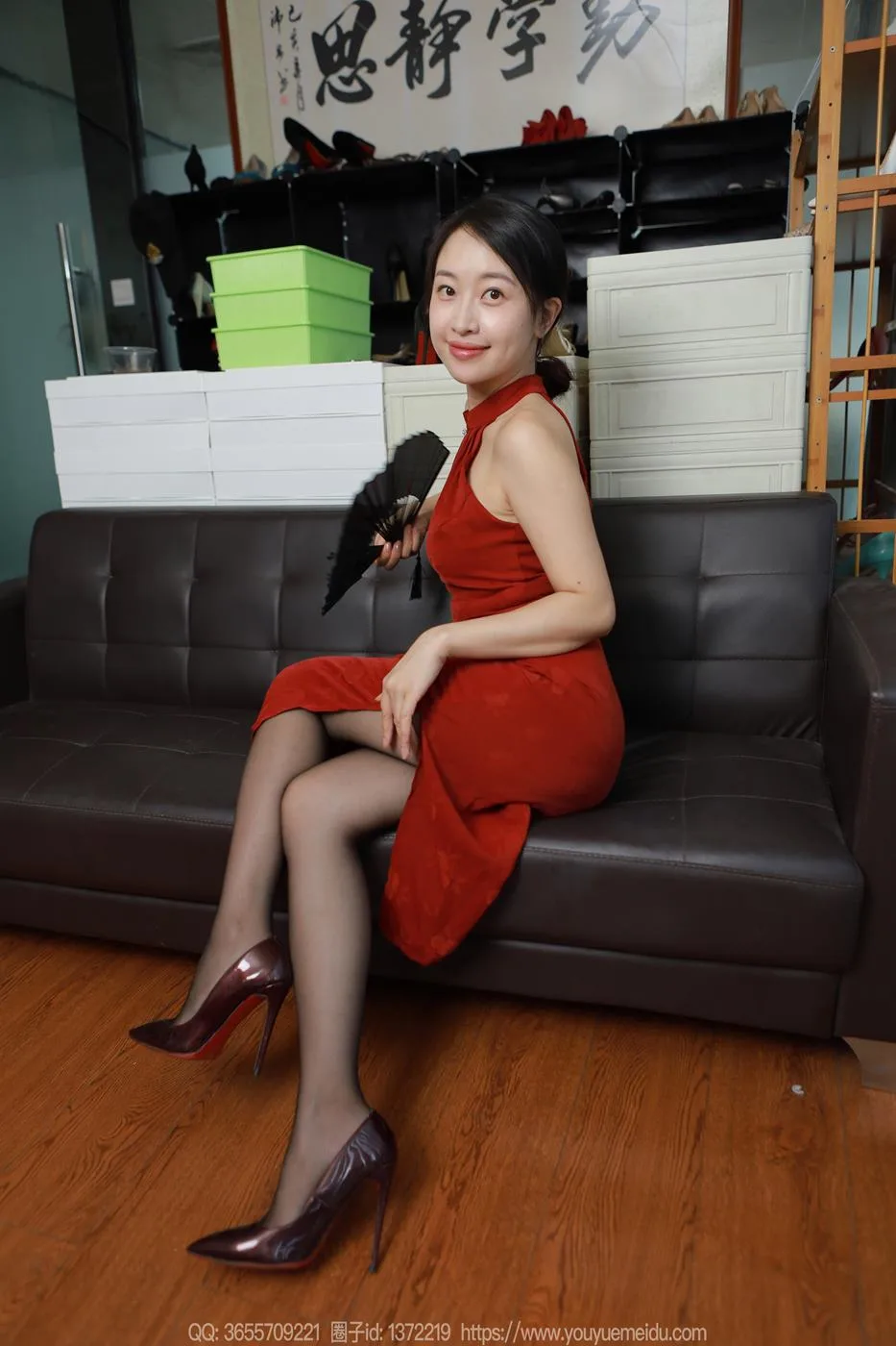 [IESS异思趣向] 2024.09.01 丝享家1834：小婕《红黑》[90P/83MB] - 1