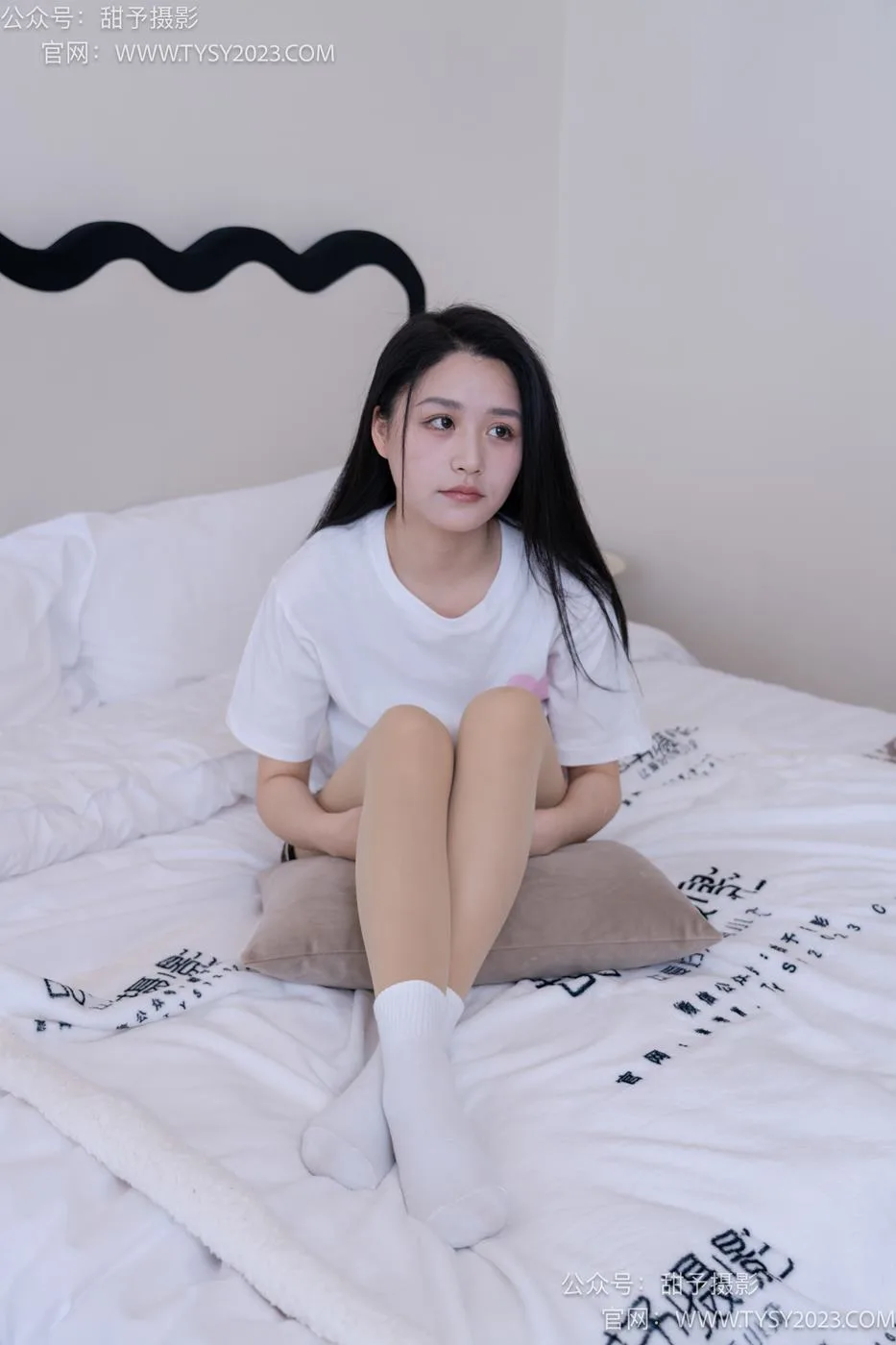 甜予摄影 NO.072 澜澜-帆布鞋、白棉袜、踩蜡笔小新玩偶剧情[125P/2V/10.6GB] - 3