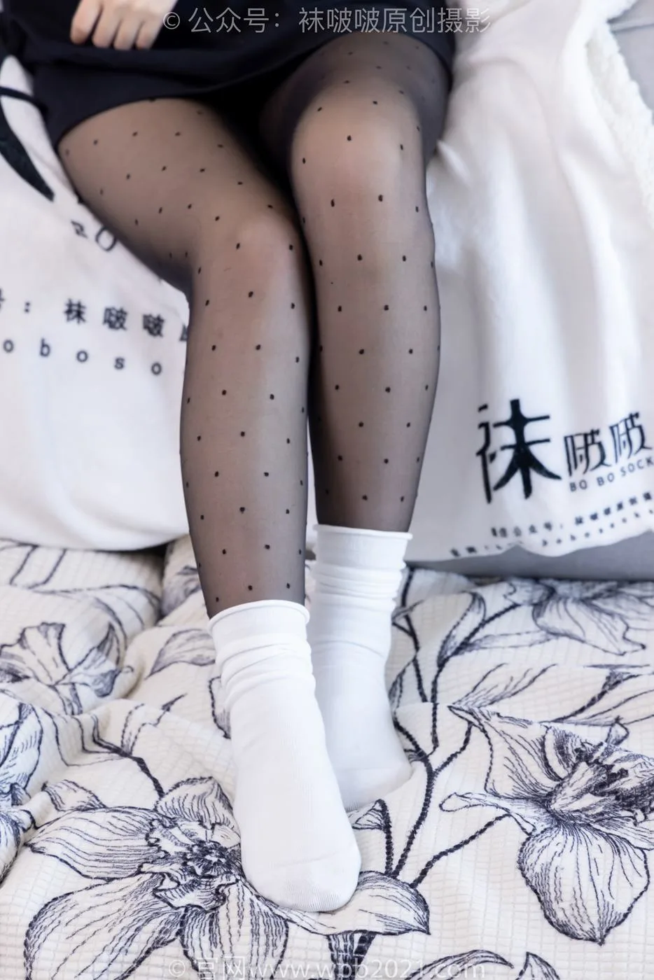 [BoBoSocks袜啵啵]NO.418 甜甜圈-板鞋、白棉袜、波点黑丝[145P/1V/5.87GB] - 2