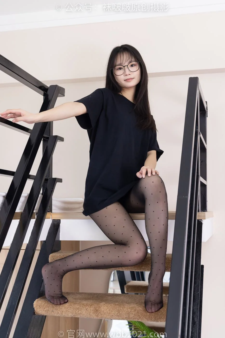 [BoBoSocks袜啵啵]NO.418 甜甜圈-板鞋、白棉袜、波点黑丝[145P/1V/5.87GB] - 4