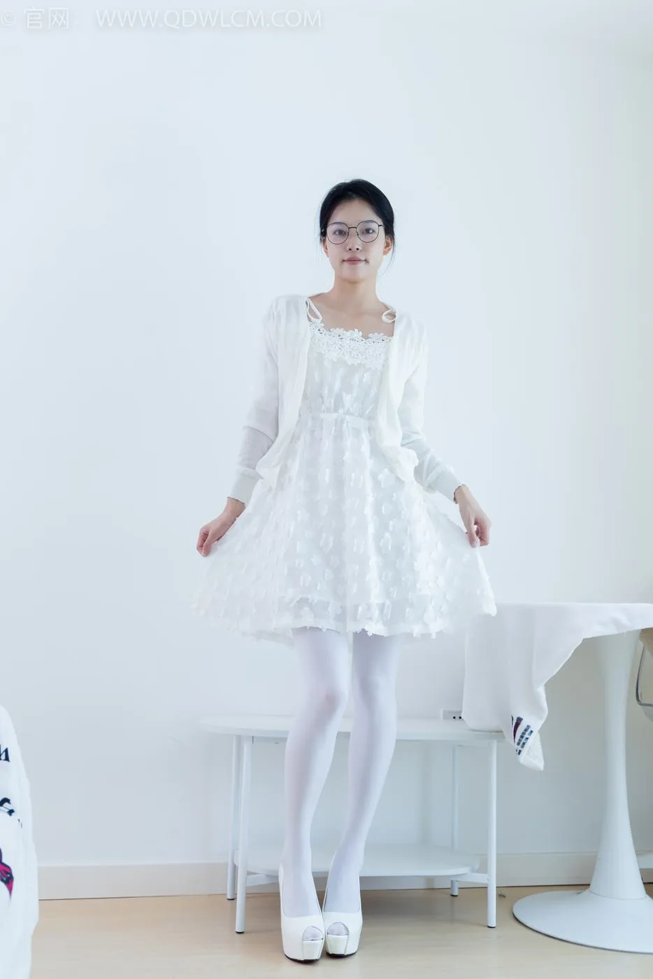 勿恋传媒 NO.2094 茯苓-世界失色[150P/1V/3.13GB] - 1
