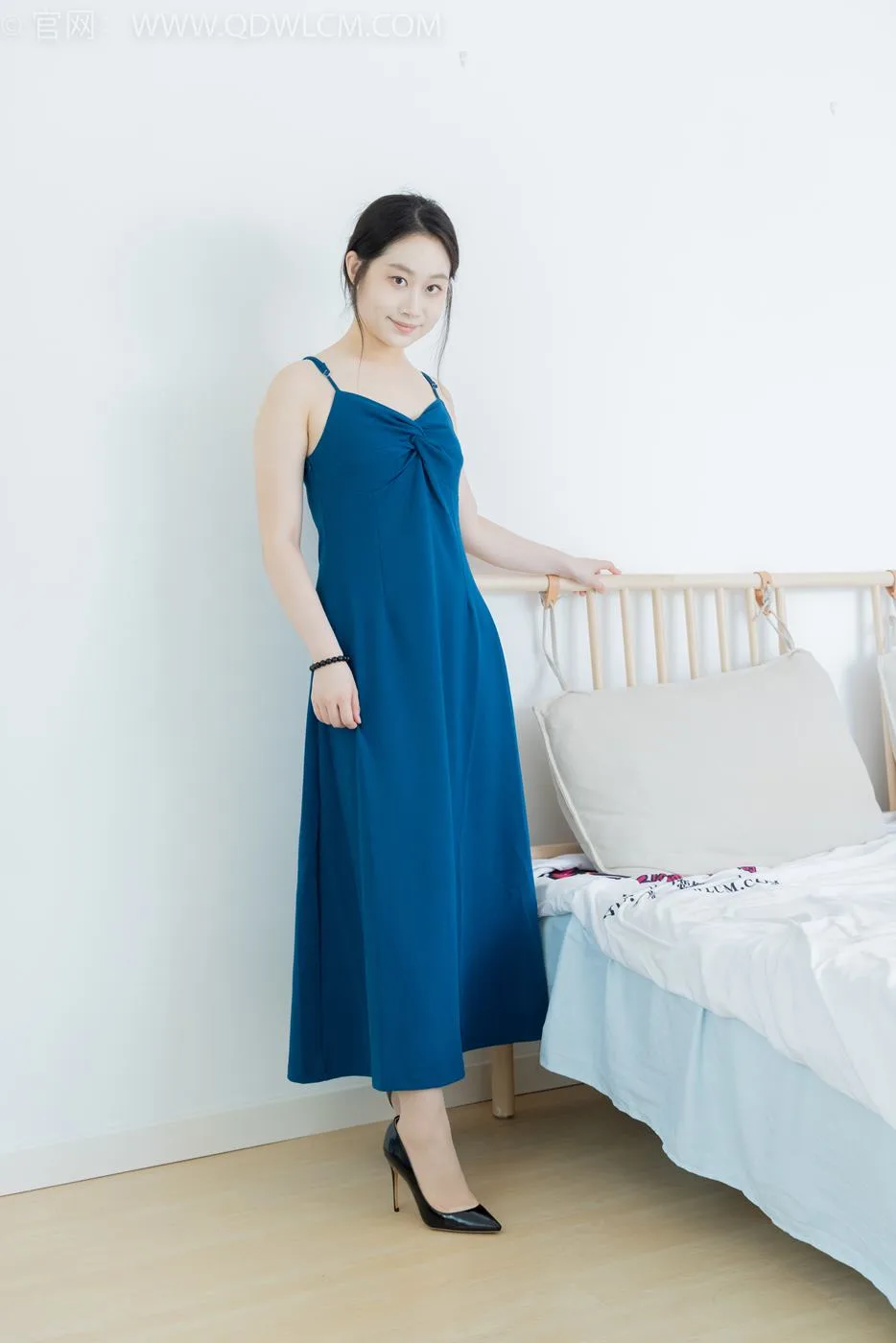 勿恋传媒 NO.2095 小新-世界的色彩[150P/1V/4.28GB] - 2