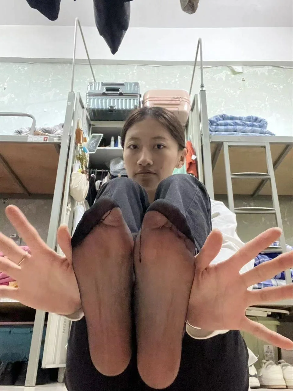脚模面试脸足同框套路系列-014-16号-168 96 36口腔 舔脚[40P/20V/195MB] - 4
