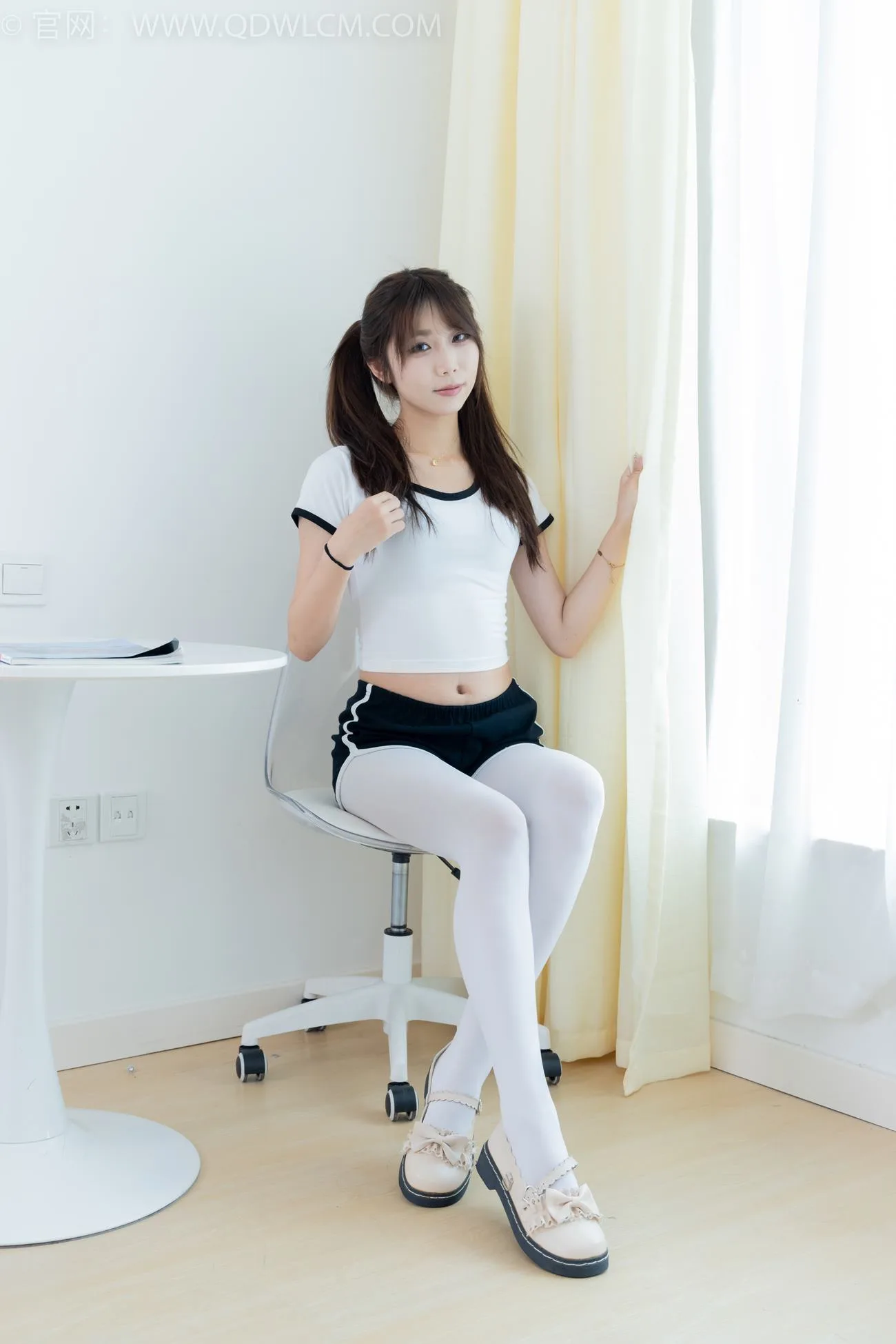 勿恋传媒 NO.2120 泡泡-落叶纷飞时[150P/1V/3.36GB] - 1
