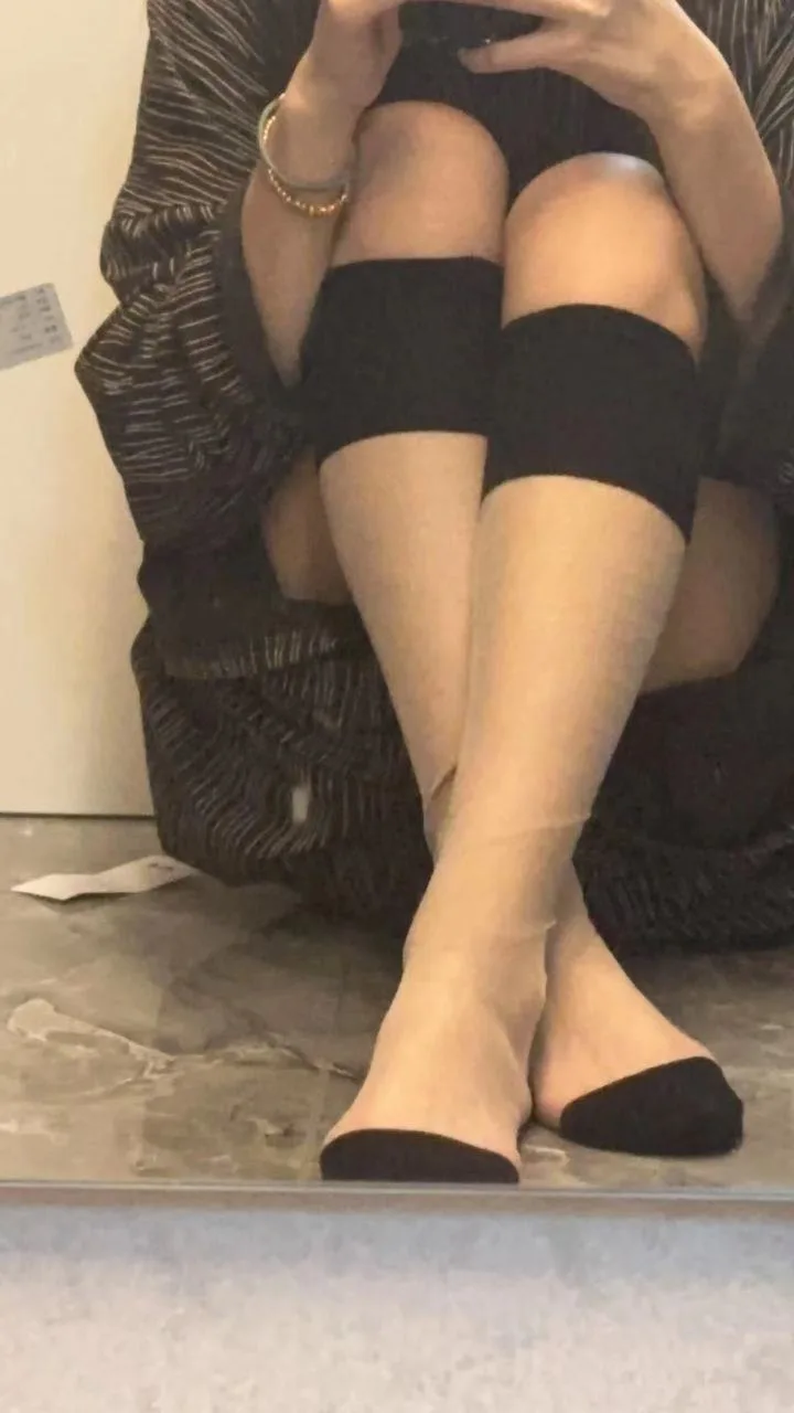 脚模面试脸足同框套路系列-043-165 90 37 小富婆 黑丝 口腔牙齿展示[10P/10V/142MB] - 4