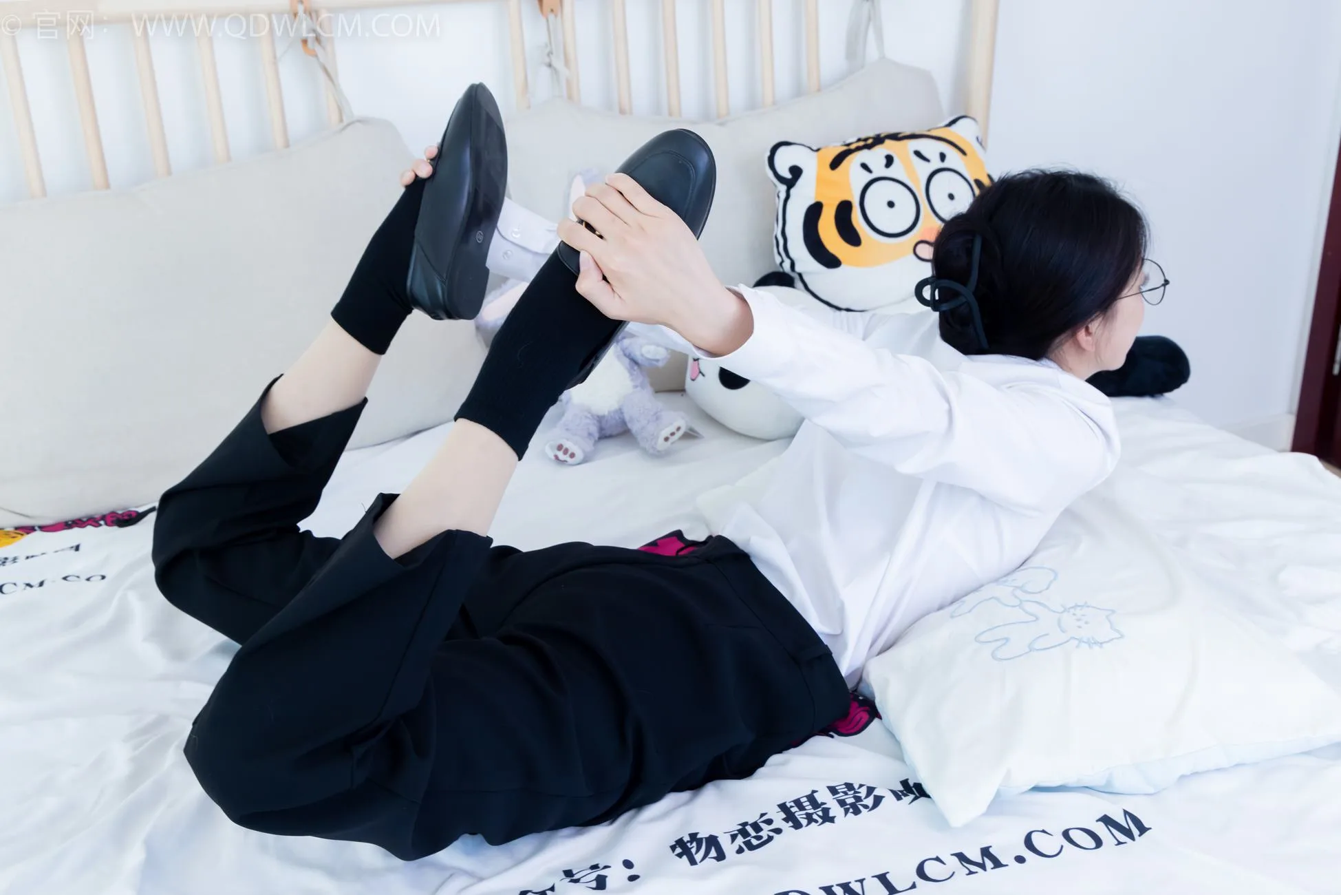 勿恋传媒 NO.2126 茯苓-泛黄的相片[159P/1V/3.73GB] - 2