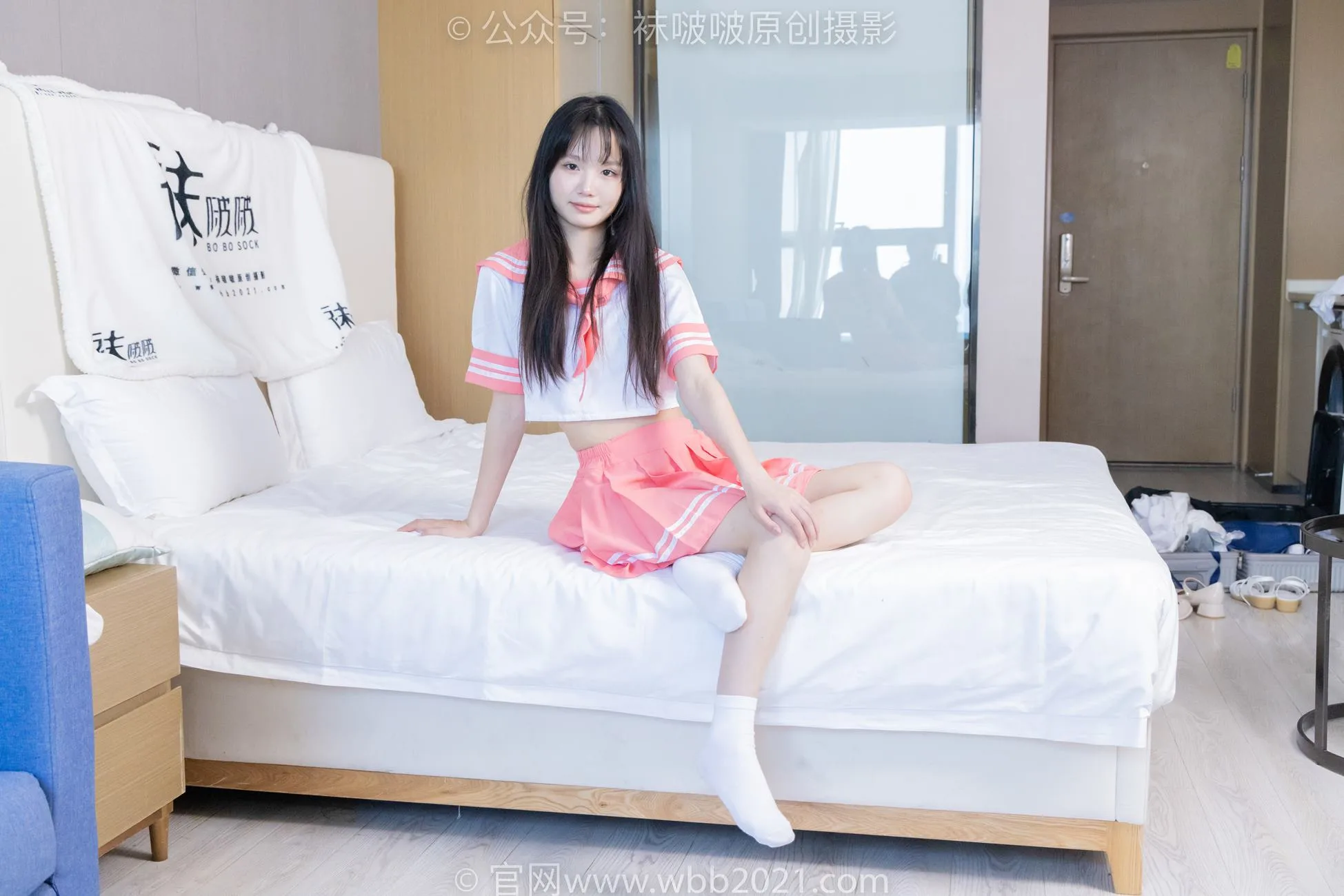 [BoBoSocks袜啵啵]NO.429 甜甜圈-板鞋、白棉袜、过膝白棉袜[159P/1V/7.22GB] - 3