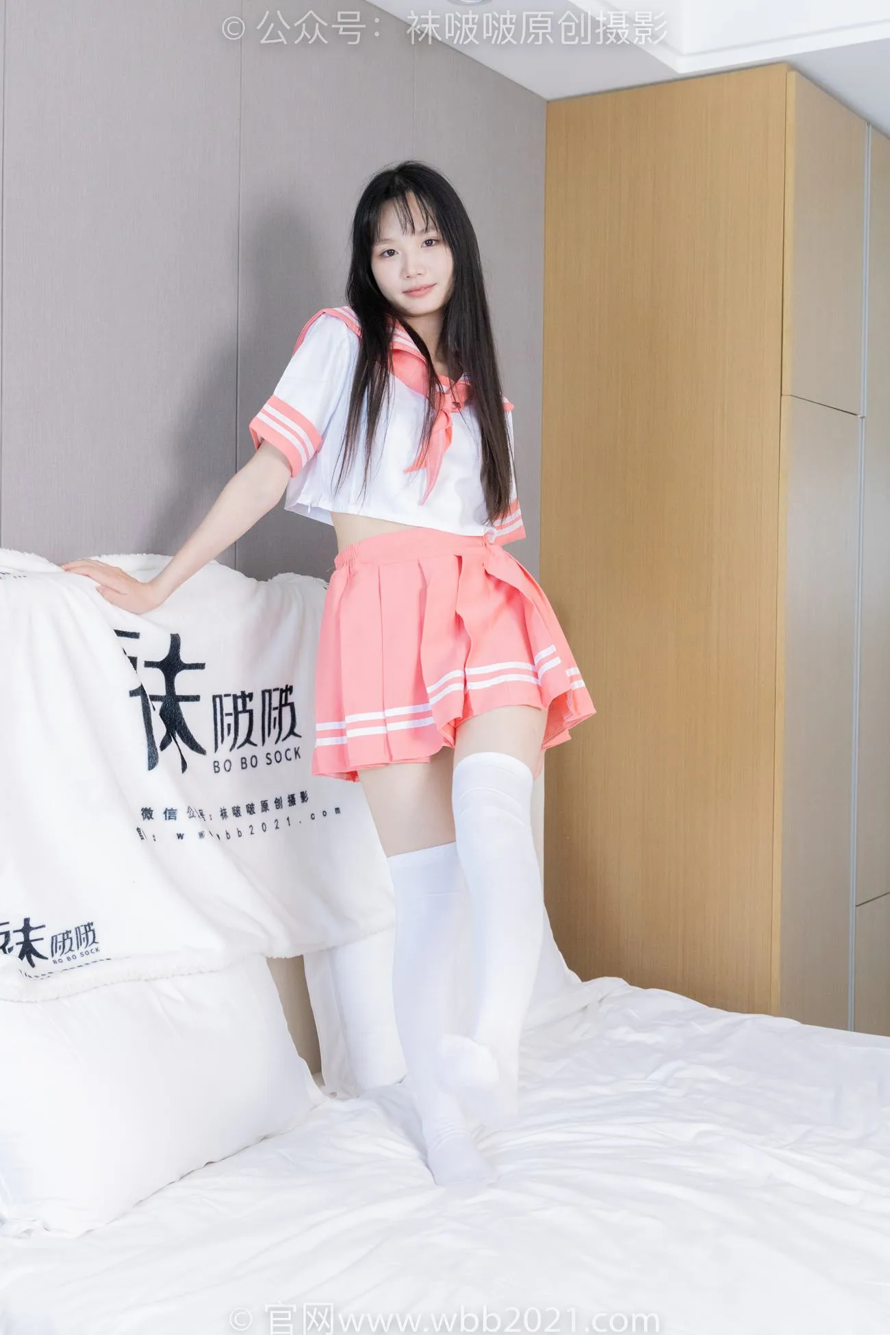 [BoBoSocks袜啵啵]NO.429 甜甜圈-板鞋、白棉袜、过膝白棉袜[159P/1V/7.22GB] - 6