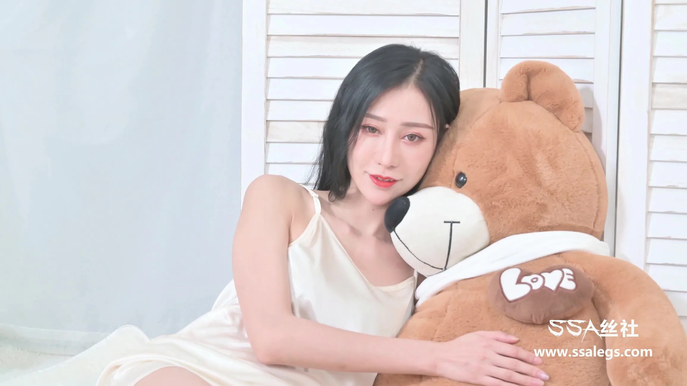 [SSA丝社]短片 NO.0035 雪儿 肉色丝袜[1V/1.05GB] - 2