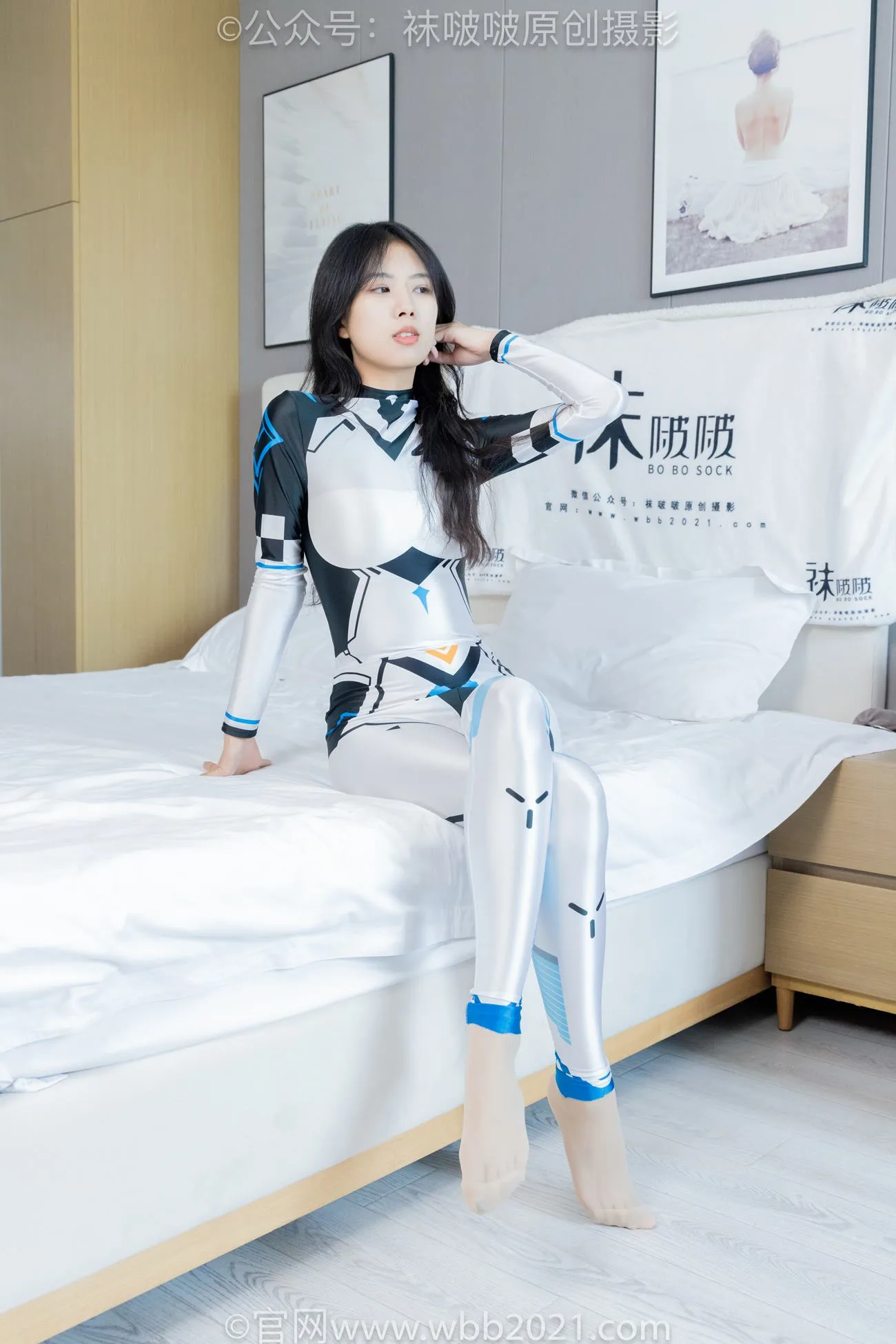 [BoBoSocks袜啵啵]NO.434 奶油-cos服、两双靴子、薄肉丝、薄黑丝[155P/1V/7.61GB] - 2