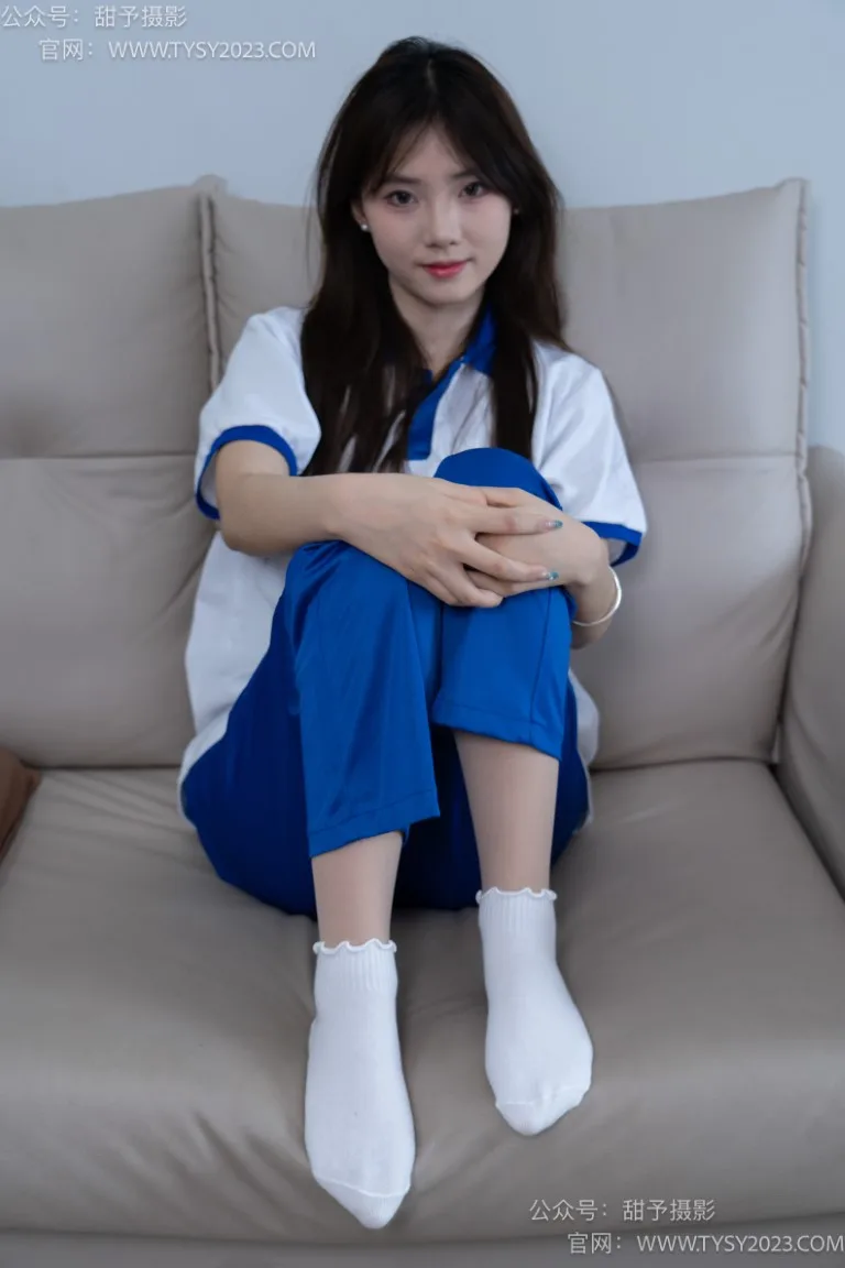 甜予摄影 NO.098期：璇璇-校服、板鞋、白棉袜、肉丝（脚尖加固款）（完整版）[135P/2V/10.37GB] - 1