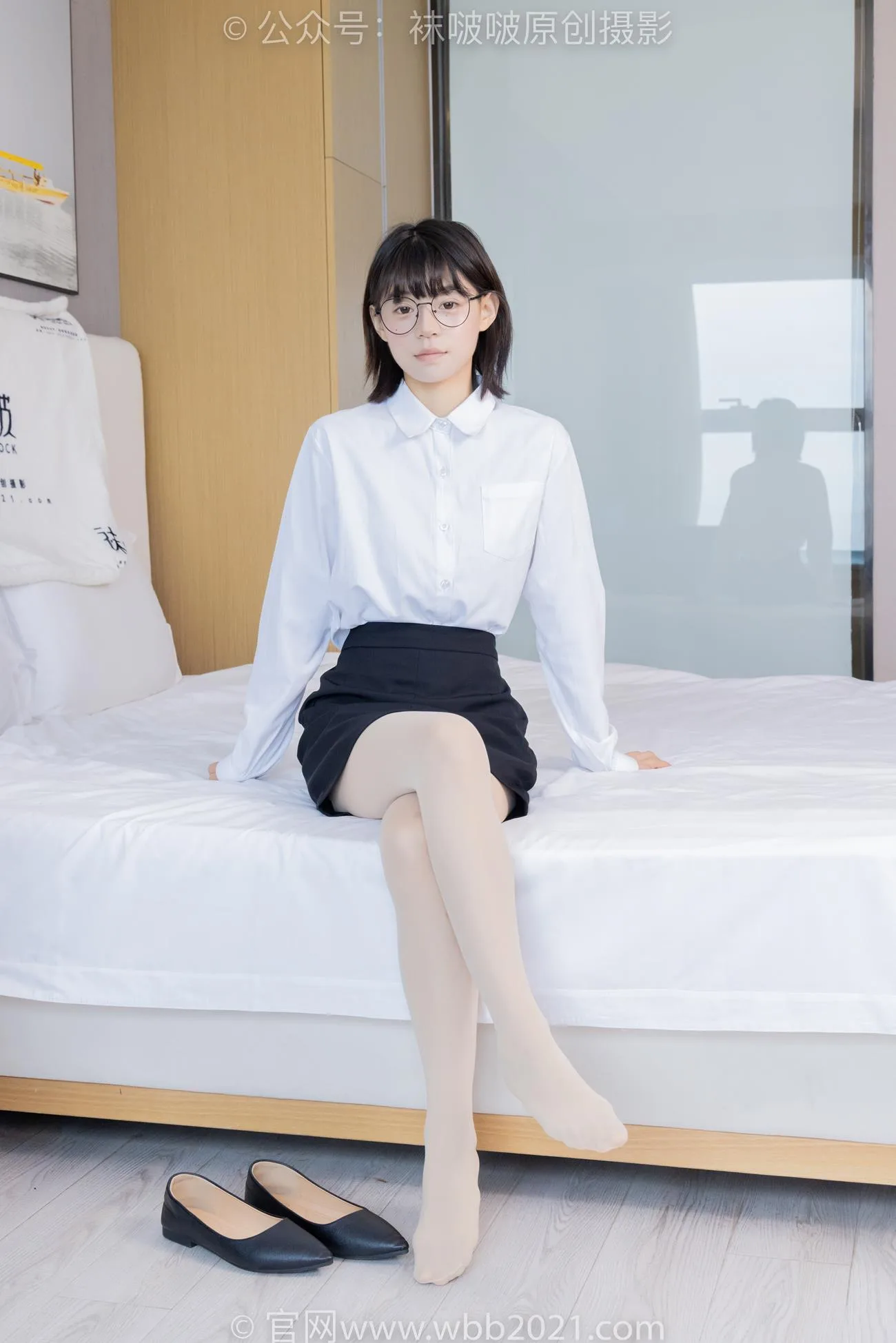 [BoBoSocks袜啵啵]NO.436 糯米-OL至服、两双平底鞋、薄黑丝、厚肉丝[150P/1V/6.51GB] - 1