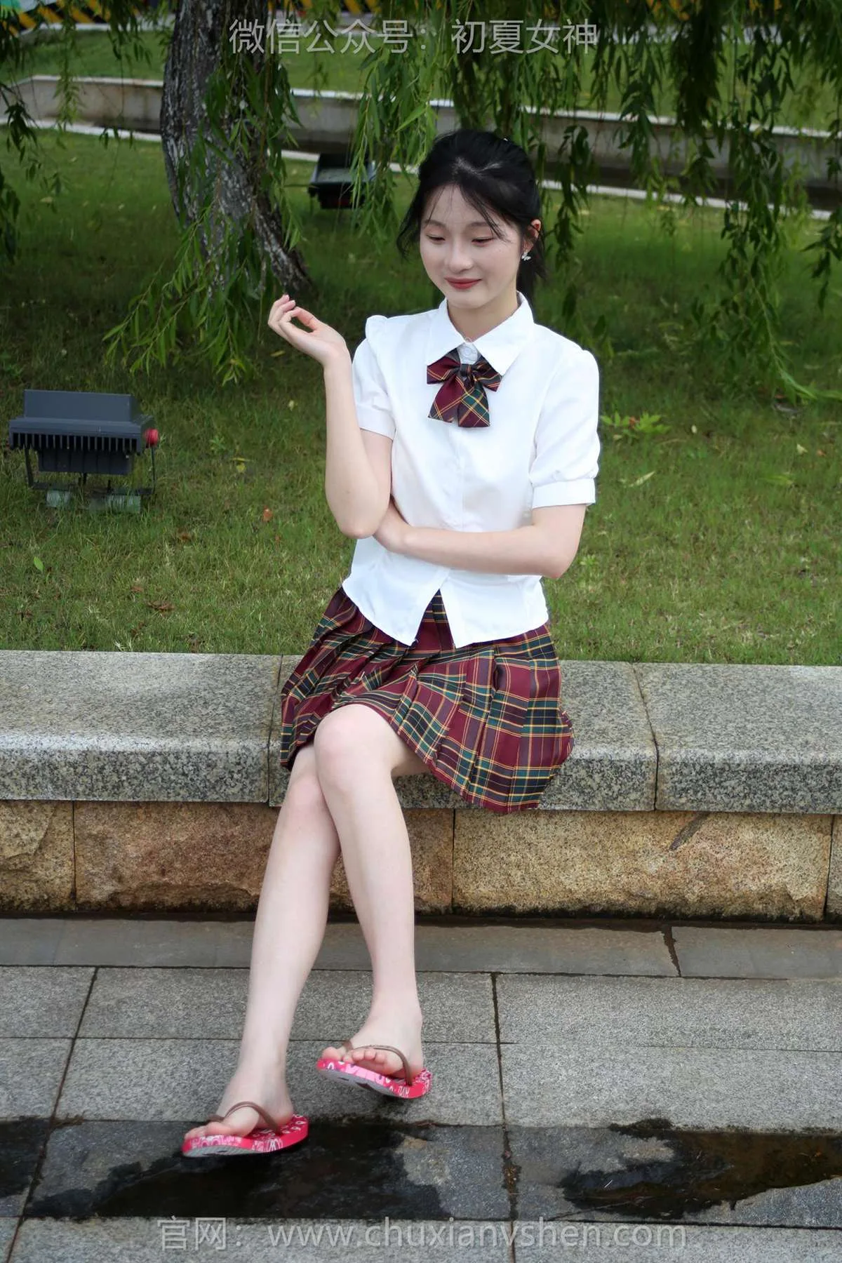 初夏女神 NO.246 安妮 JK人字拖[130P/1V/4.98GB] - 1