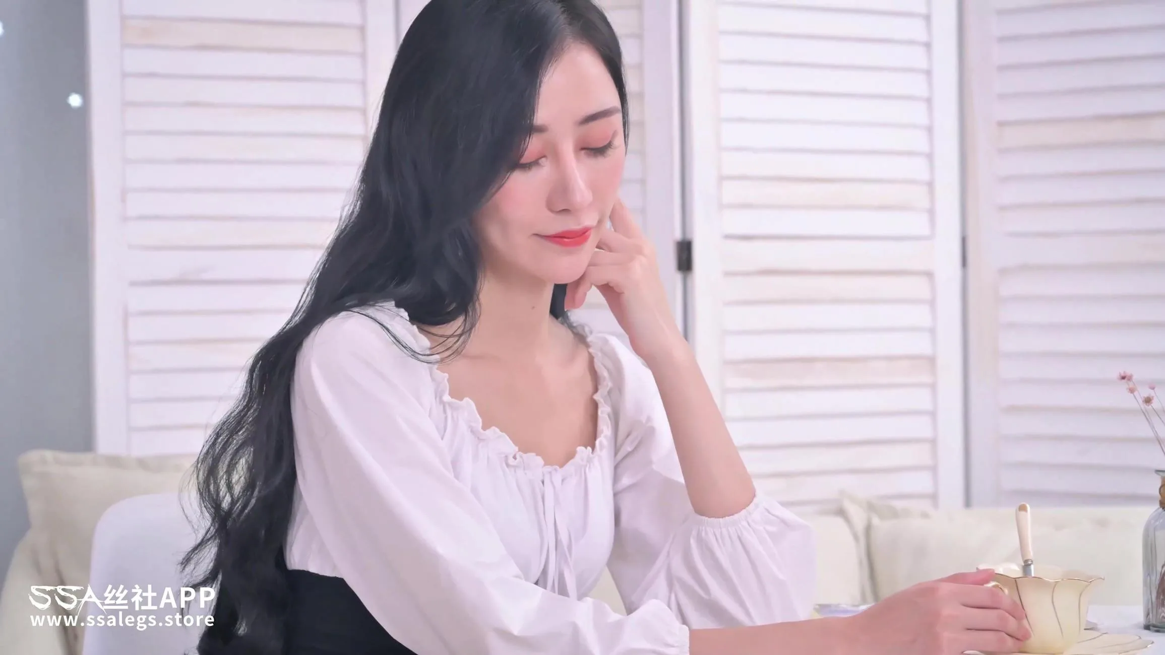 [SSA丝社]短片 NO.0082 雪儿 CdR闪亮菱格纹丝袜[1V/264MB] - 4