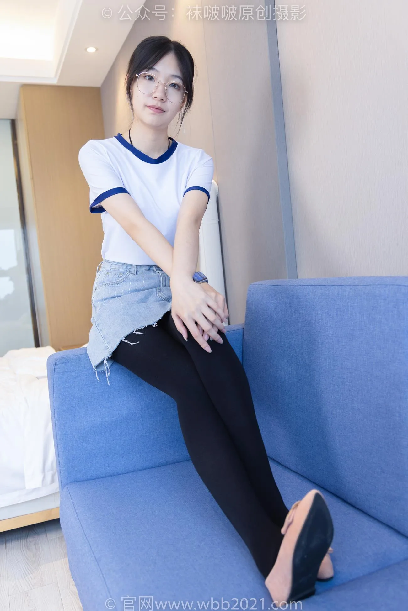 [BoBoSocks袜啵啵]NO.447 小甜豆 平底鞋、厚黑丝、踩方便面、圣女果、橘子、巧克力蛋糕剧情[140P/1V/7.23GB] - 2