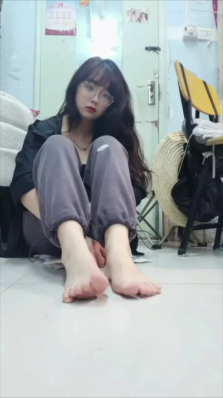 脚模面试脸足同框套路系列-141[20P/2V/85M] - 1