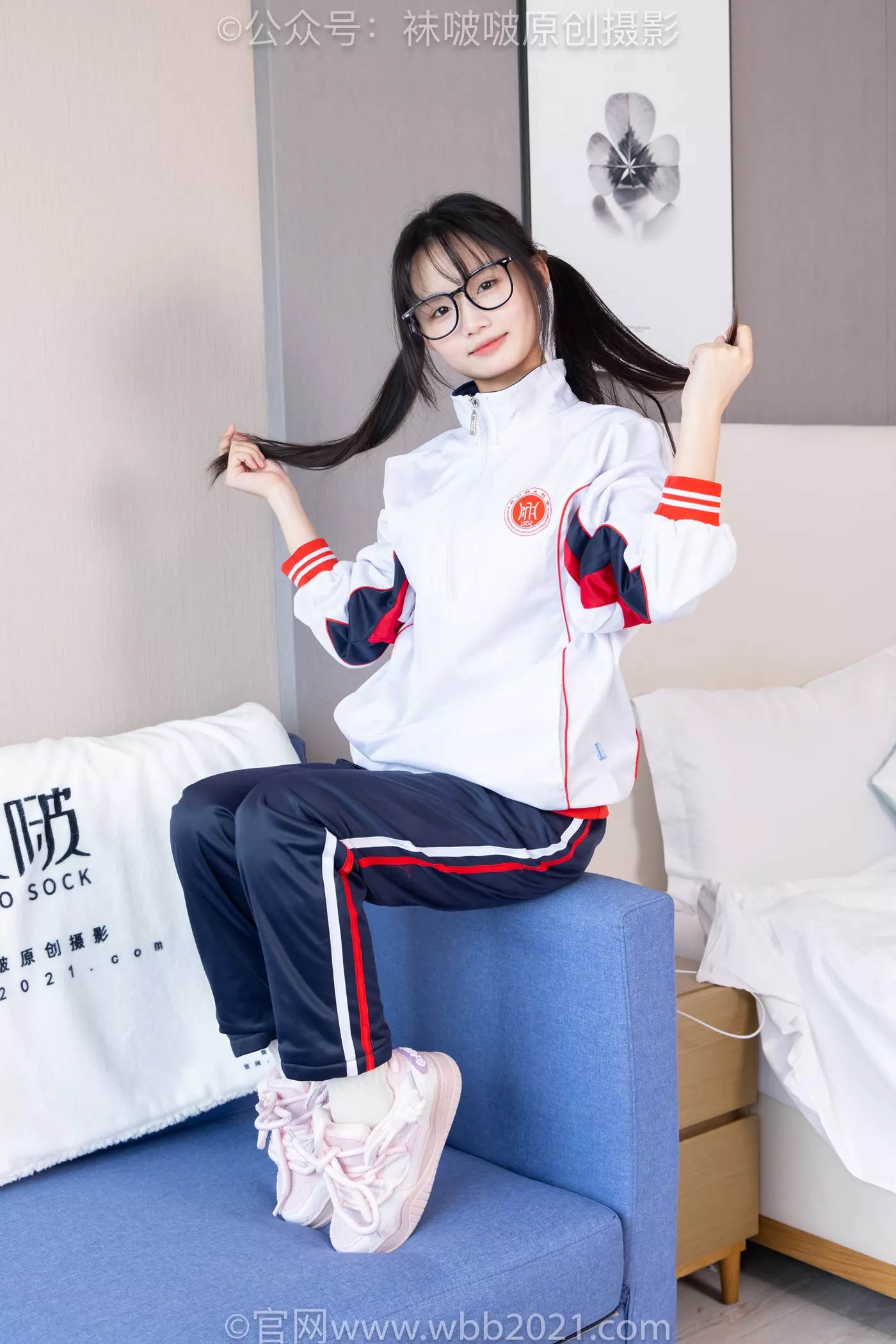 [BoBoSocks袜啵啵]NO.458 甜甜圈-板鞋、白棉袜、肉丝、校服裤里丝[150P/1V/7.35GB] - 1