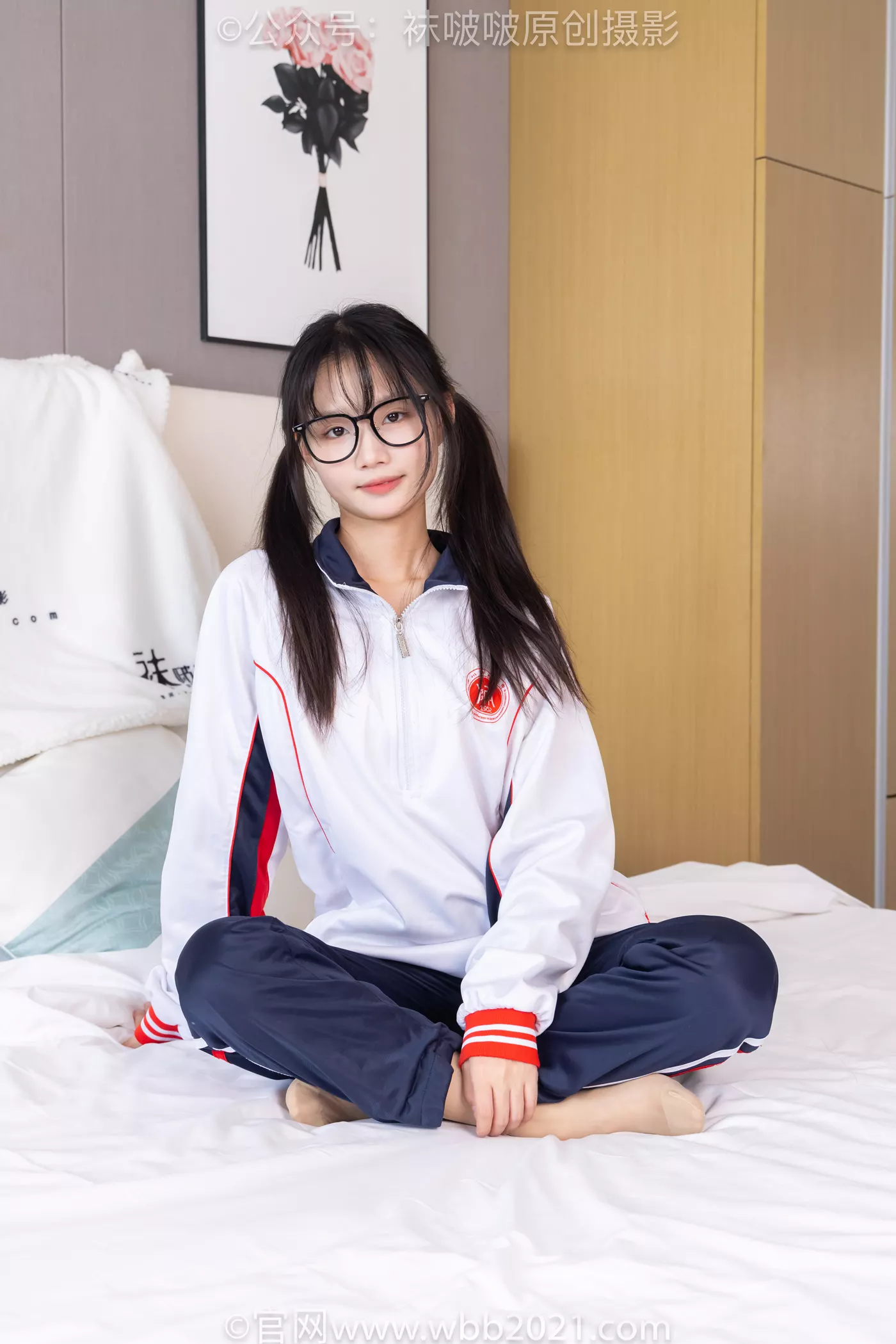 [BoBoSocks袜啵啵]NO.458 甜甜圈-板鞋、白棉袜、肉丝、校服裤里丝[150P/1V/7.35GB] - 2