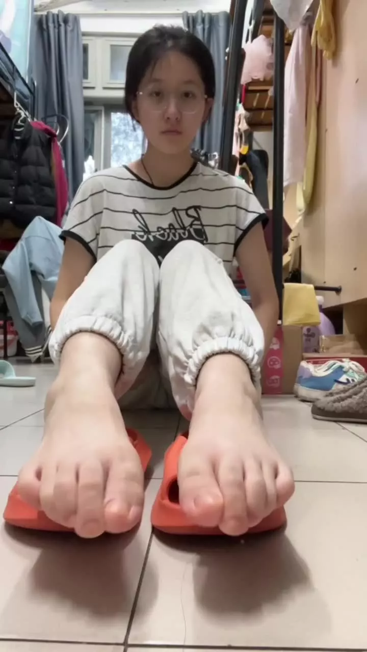 脚模面试脸足同框套路系列-142[20P/2V/41M] - 1