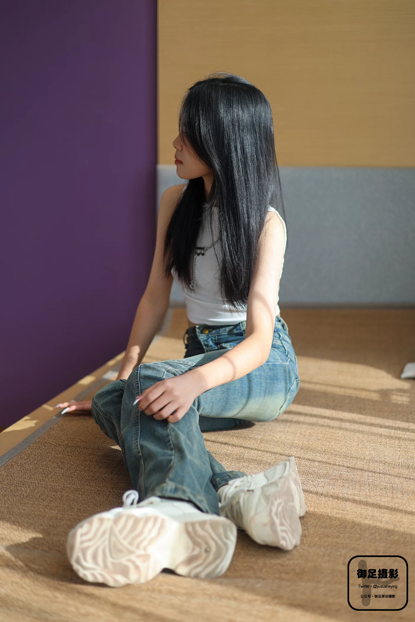 御足摄影 NO.017 – 咖色袜裸足[93P/1V/3.26GB] - 1