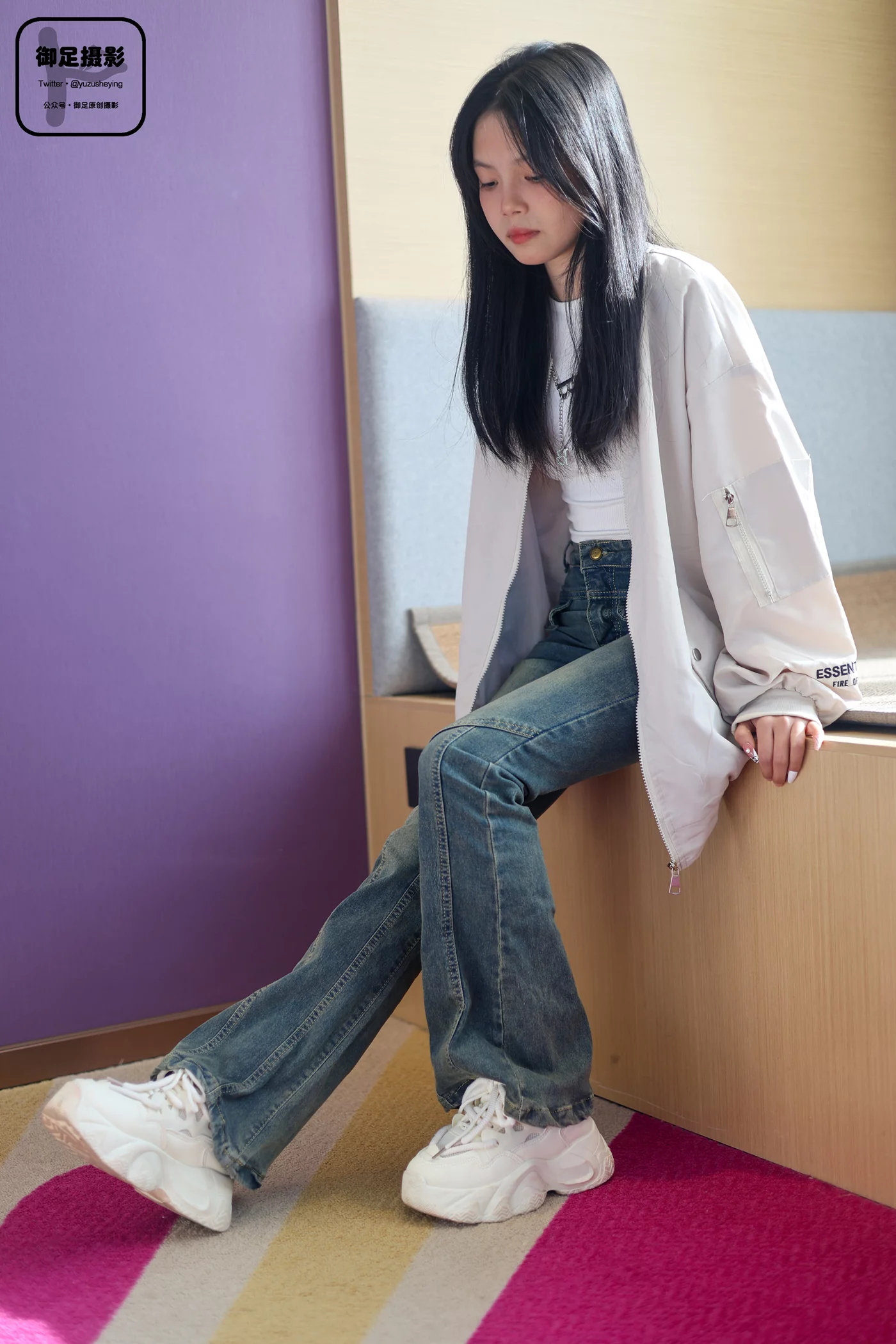 御足摄影 NO.017 – 咖色袜裸足[93P/1V/3.26GB] - 2