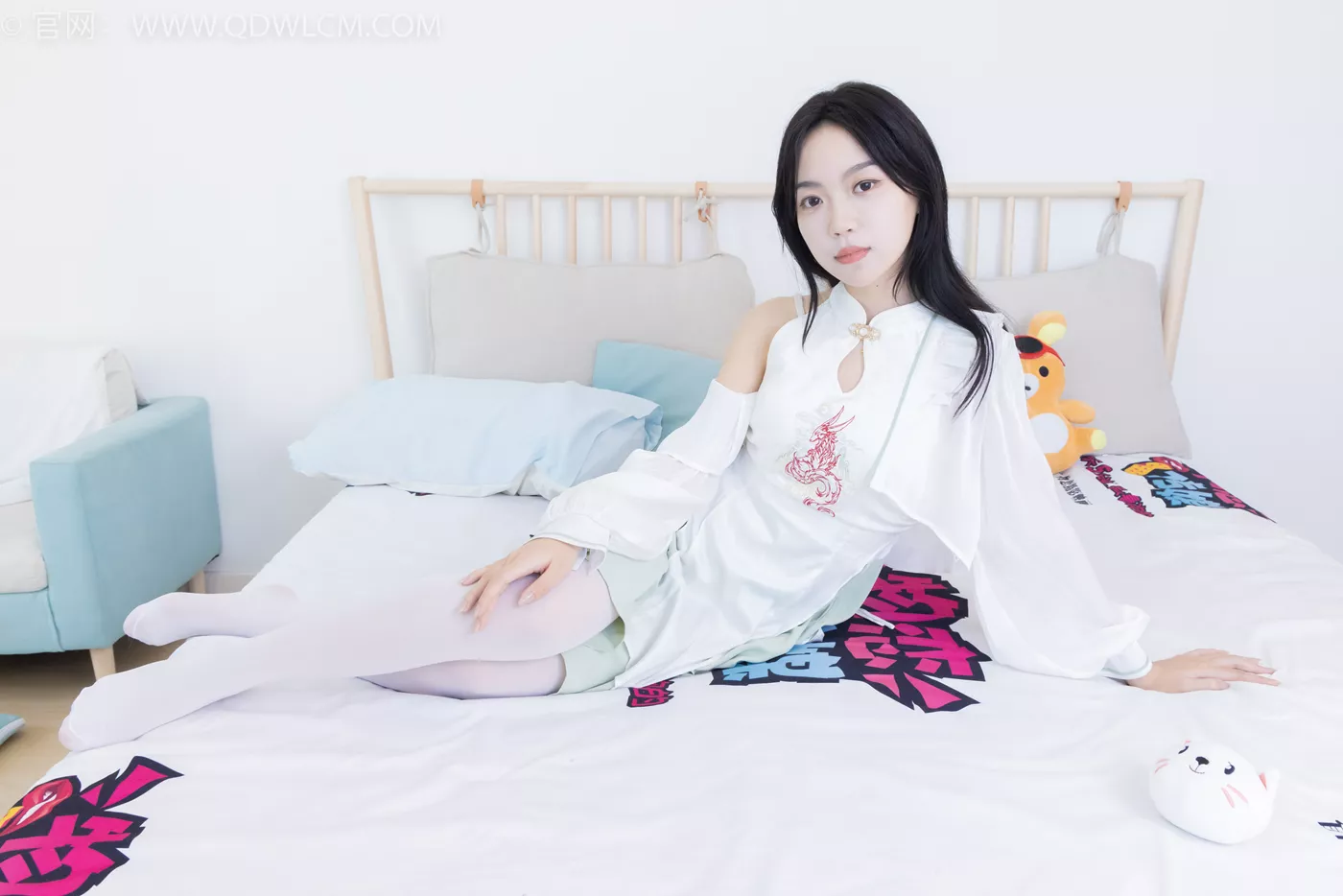 勿恋传媒 NO.2199 纱纱-阳光散落（盲盒2）[150P/1V/5.77GB] - 2