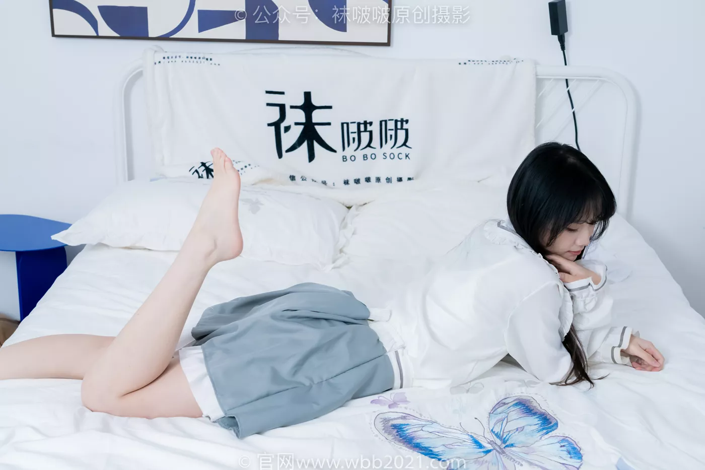[BoBoSocks袜啵啵]NO.468 甜甜圈-高跟凉鞋、厚白丝、裸足、丝袜和裸足踩蓝莓剧情[150P/1V/7.57GB] - 1
