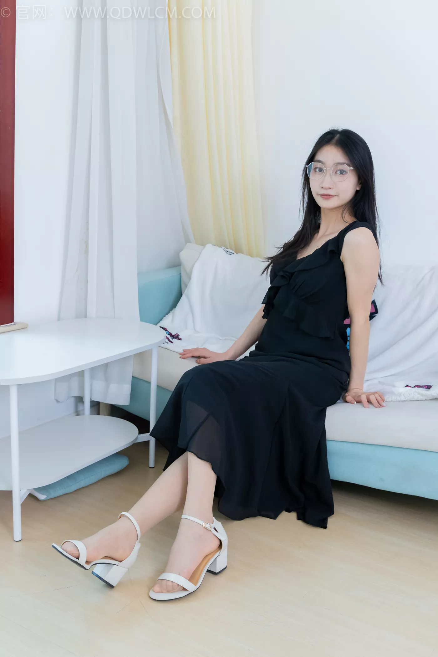 勿恋传媒 NO.2215 小影-躲进月色[150P/1V/4.13GB] - 1