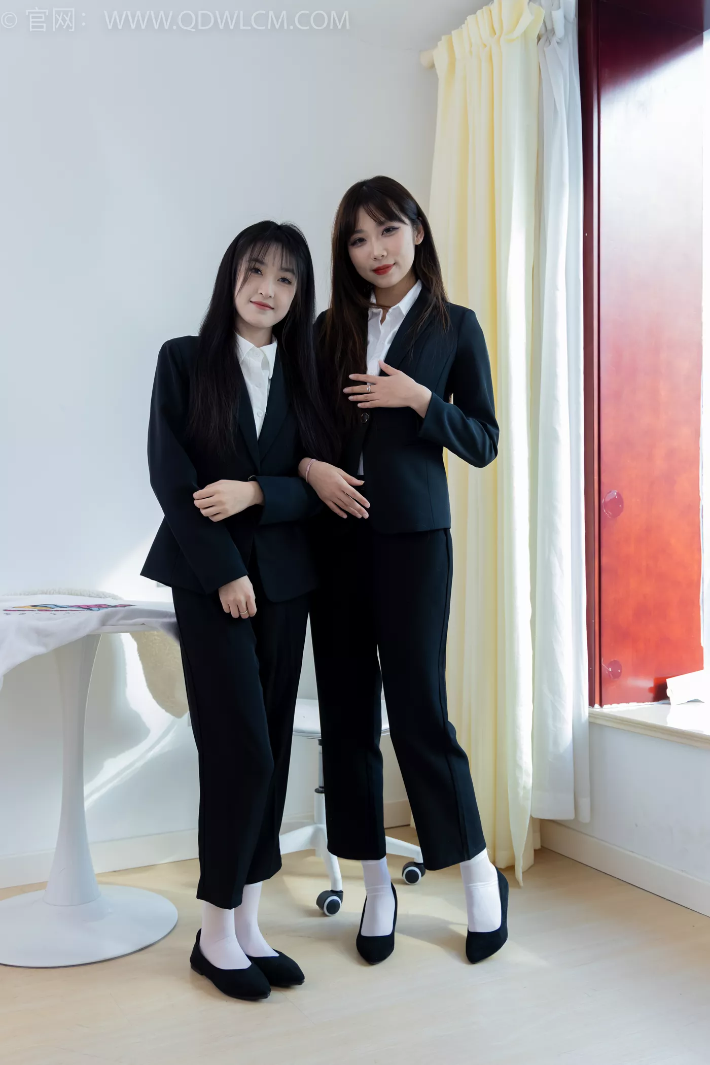勿恋传媒 NO.2216 泡泡&嘉木-手心的蔷薇[225P/1V/6.36GB] - 1
