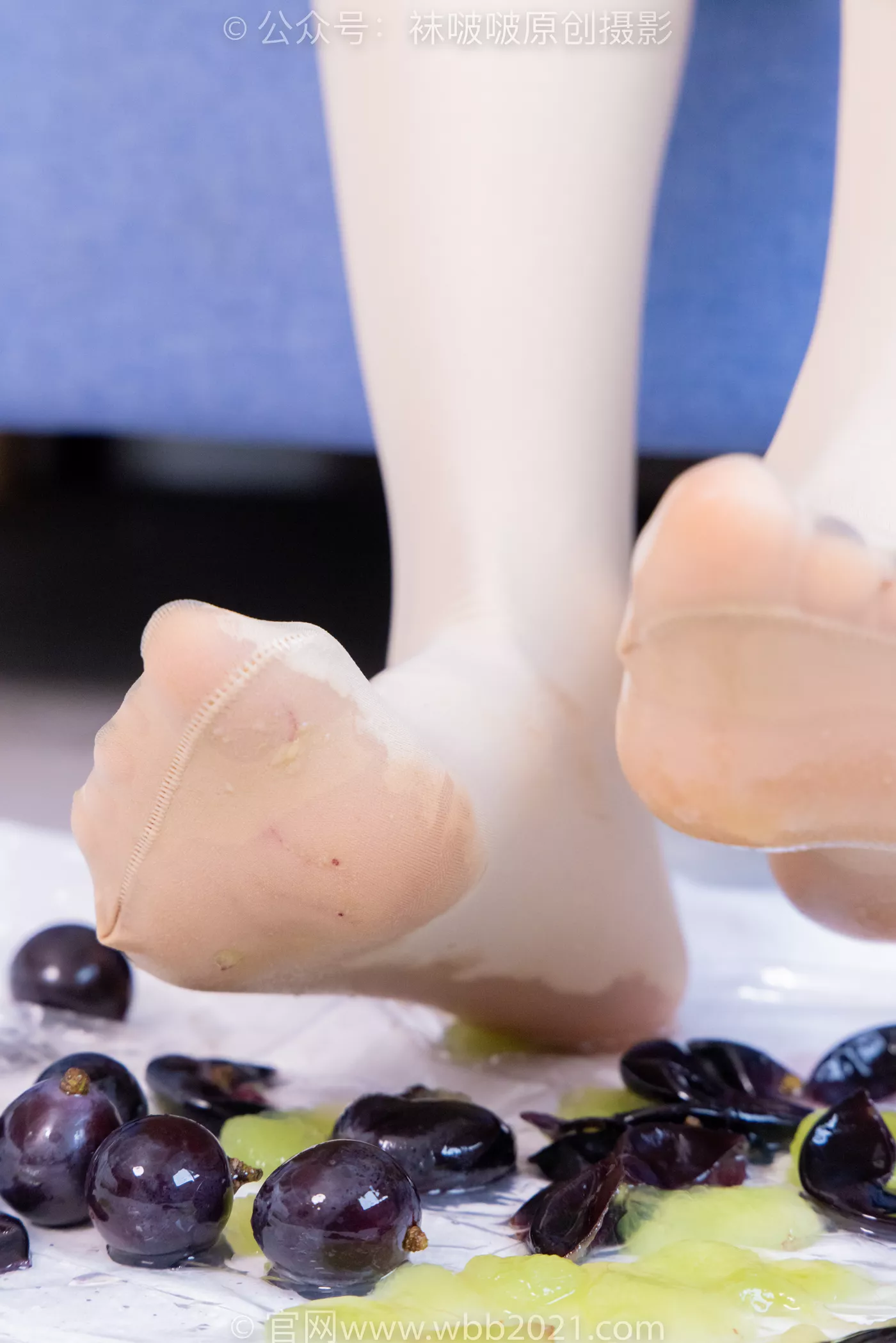 [BoBoSocks袜啵啵]NO.483 奶油-板鞋、白船袜厚肉丝叠穿、厚肉丝、瑜伽动作、船袜和丝袜分别踩葡萄剧情[170P/1V/7.13GB] - 2
