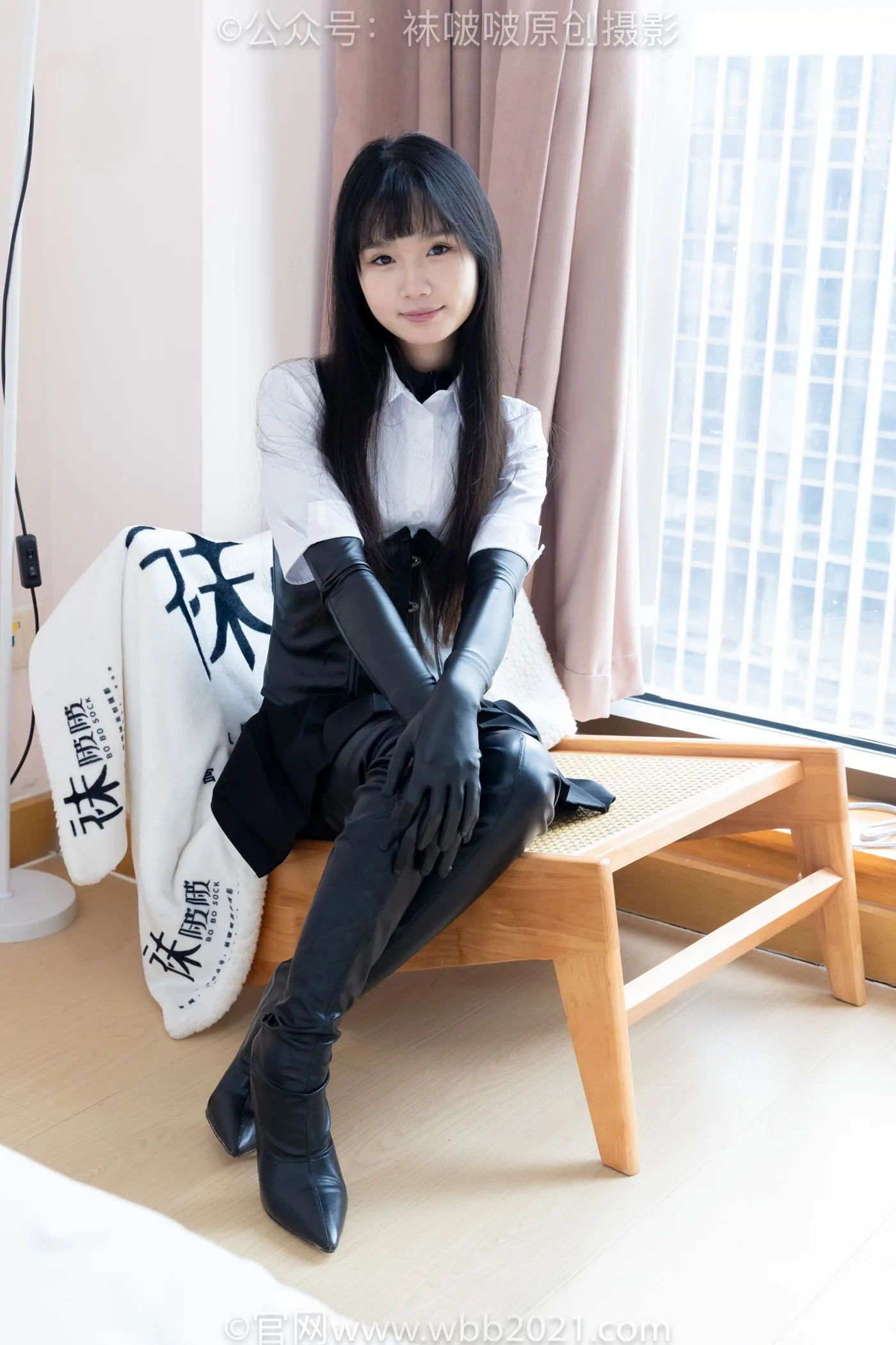 [BoBoSocks袜啵啵]NO.499 甜甜圈-高跟长靴、踩脚裤、厚黑丝五指袜、黑皮手套、裤里丝[144P/1V/6.38GB] - 3