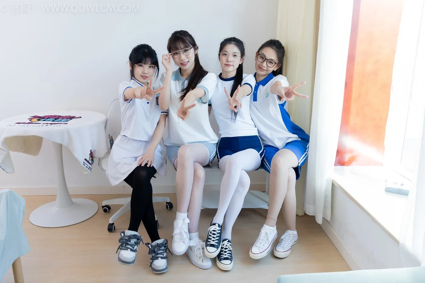 勿恋传媒 NO.2243 茯苓&岚岚&泡泡&米米-新春快乐[190P/1V/6.06GB] - 4