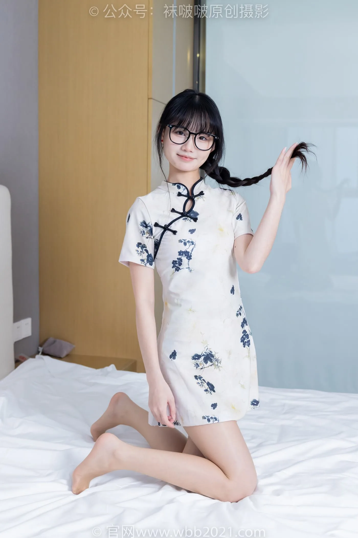 [BoBoSocks袜啵啵]NO.505 甜甜圈-低跟鞋、油亮肉丝、旗袍[195P/1V/6.69GB] - 2