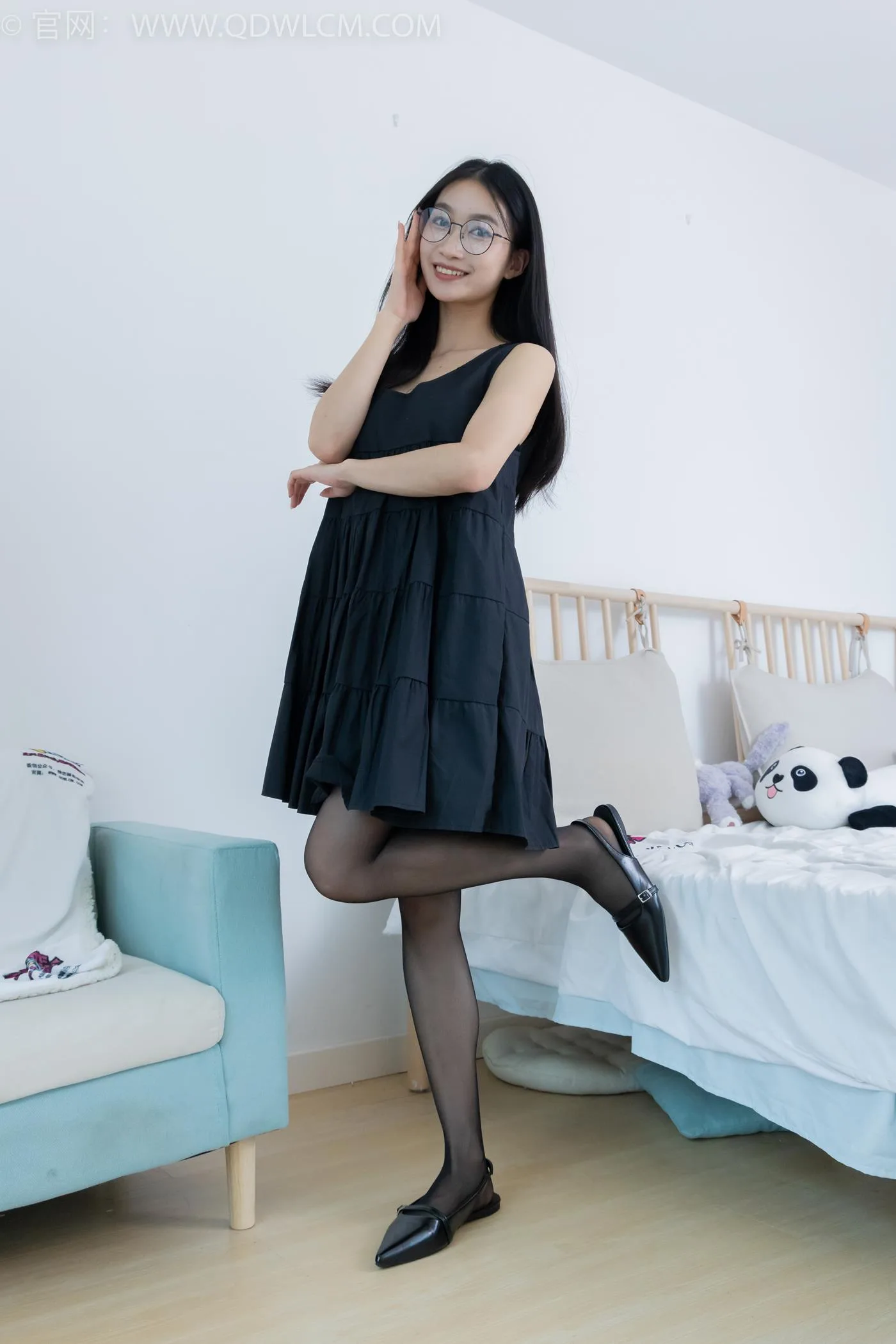 勿恋传媒 NO.2257 小影-平底鞋、薄黑丝脚尖加固款[150P/1V/4.08GB] - 1