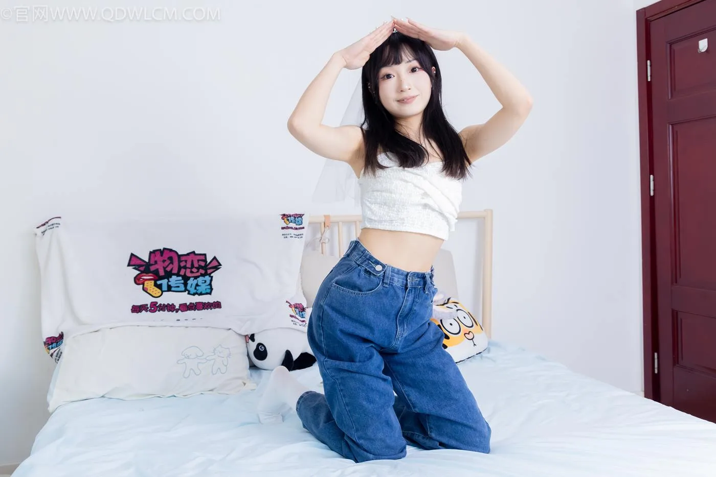勿恋传媒 NO.2258 嘟嘟-板鞋、白棉袜、裸足[161P/1V/4.24GB] - 3
