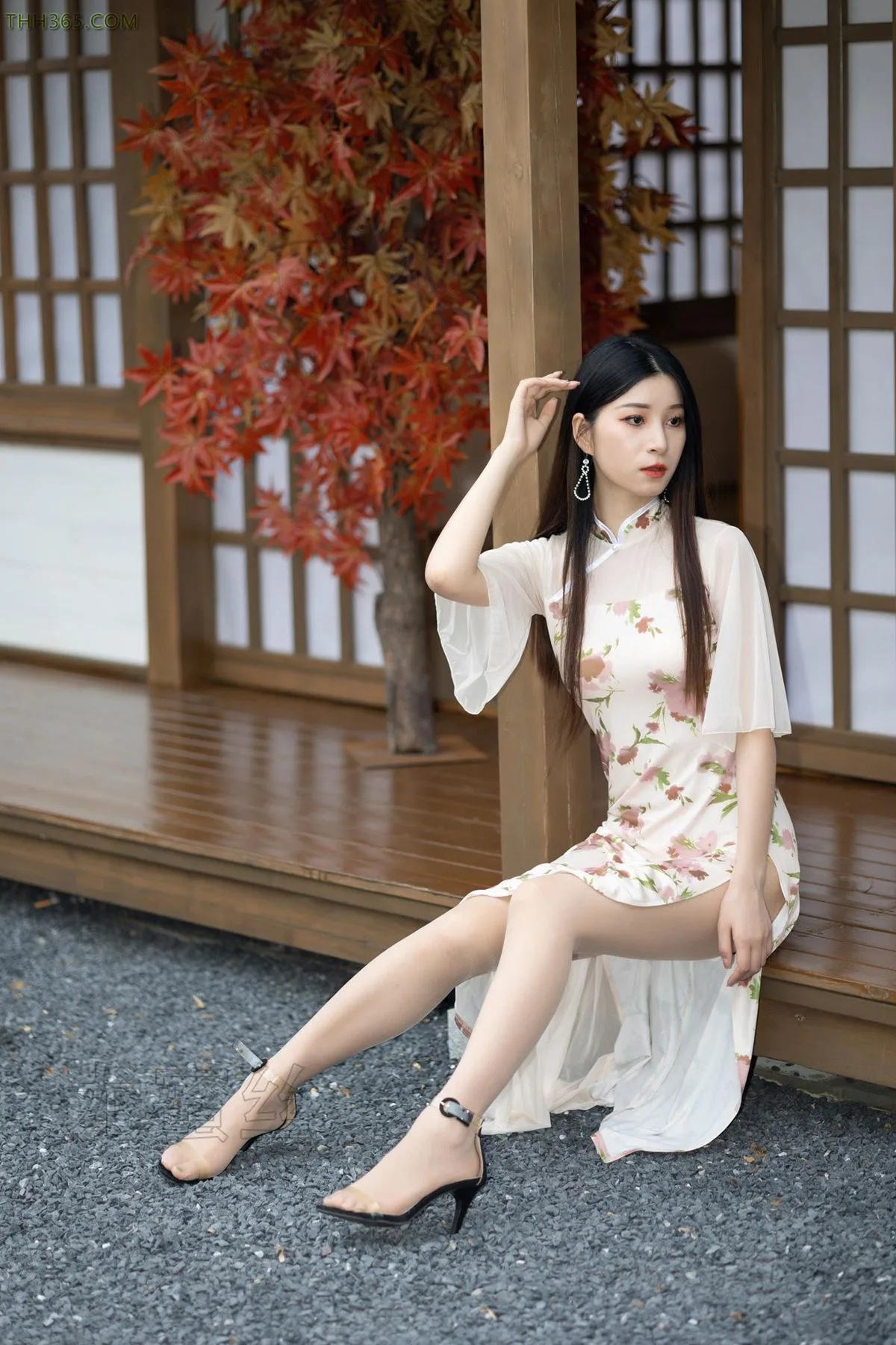 [尤蜜丝]穿搭写真 NO.146[35P/1V/0.98GB] - 2