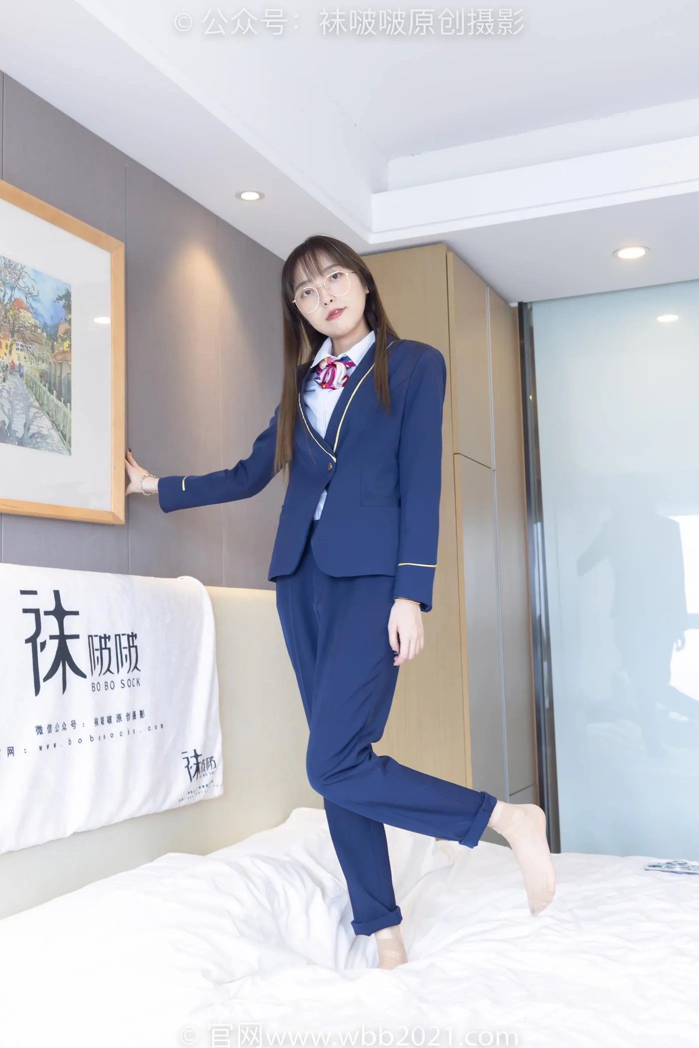 [BoBoSocks袜啵啵]NO.509 稚予-高跟鞋、短肉丝、黑色美甲、银行至服、半脱袜子[150P/1V/5.51GB] - 1