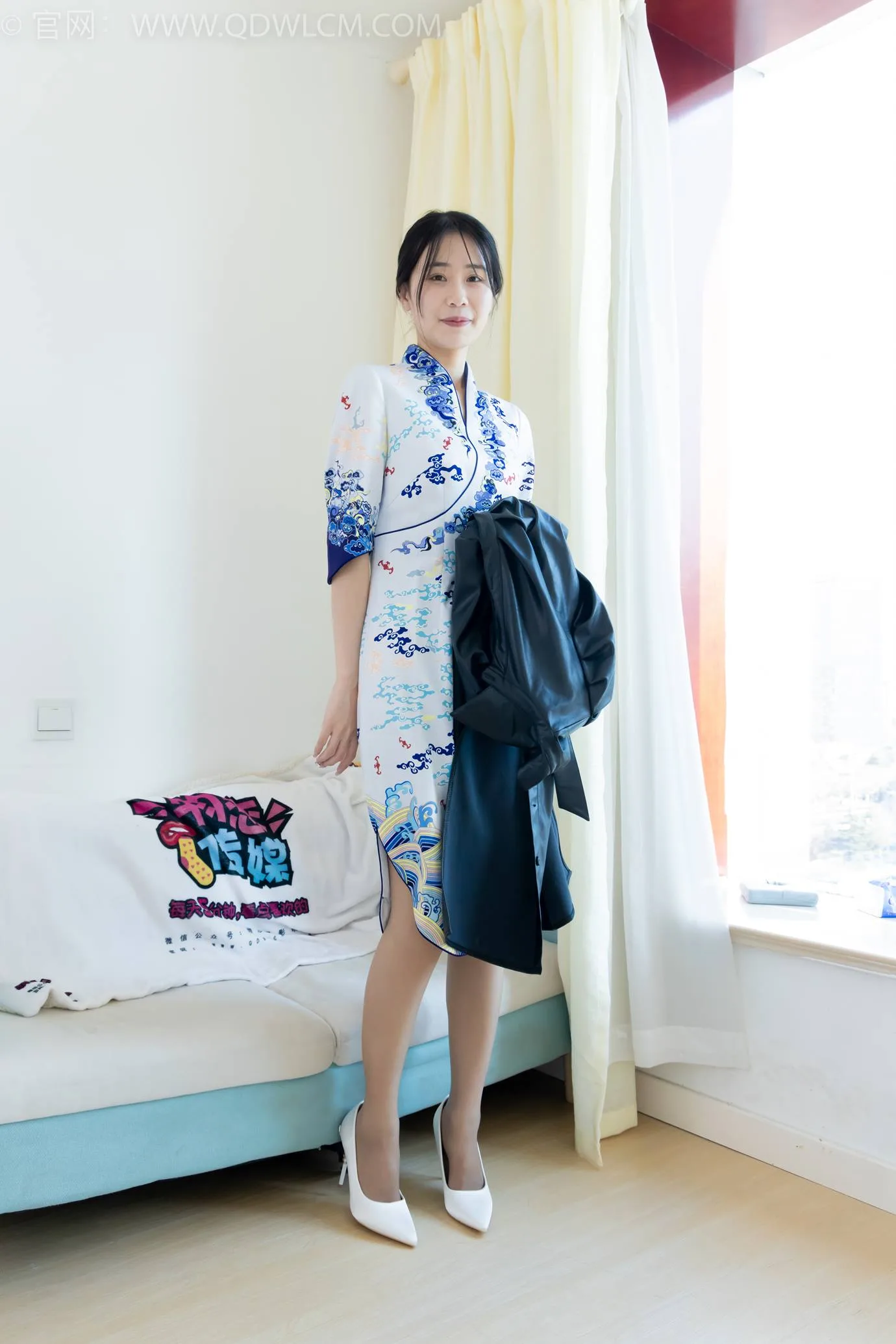 勿恋传媒 NO.2284 菜菜-高跟鞋、薄灰丝、盖被子睡觉剧情[159P/1V/4.66GB] - 4