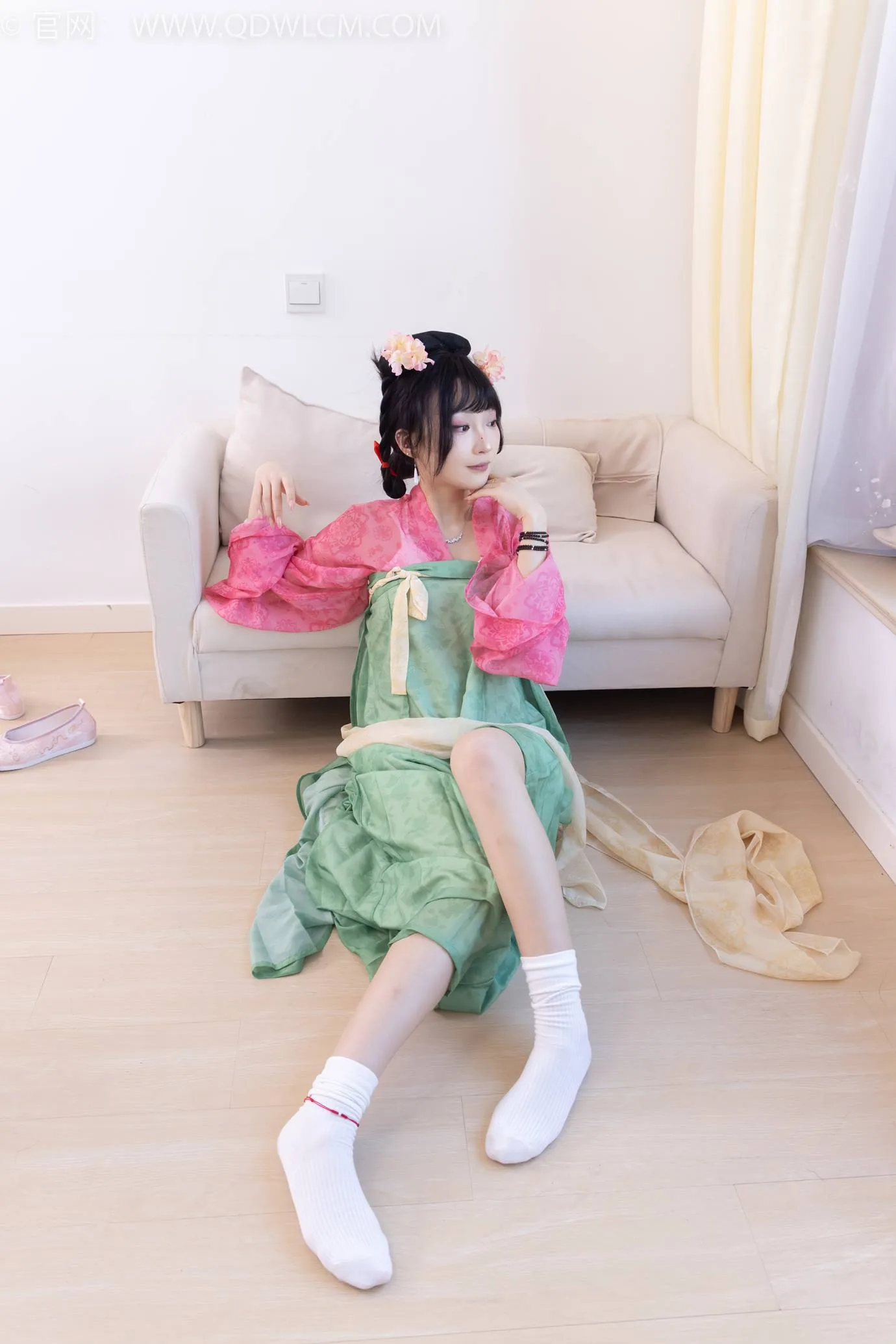 勿恋传媒 NO.2297 嘟嘟-布鞋、白棉袜、古装、半脱袜子剧情[210P/1V/5.01GB] - 3