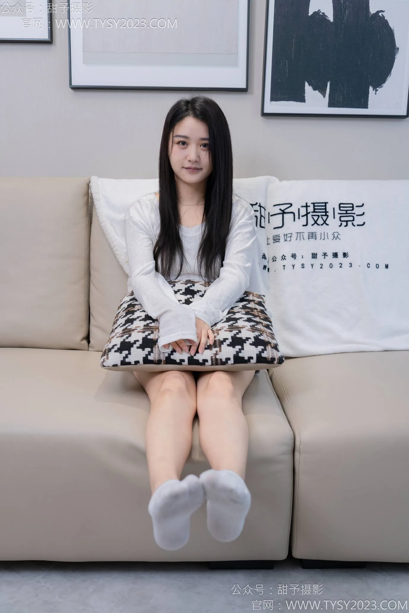 甜予摄影 NO.130 澜澜-皮鞋、白棉袜、裸足、掉袜子剧情[130P/2V/11.1GB] - 2