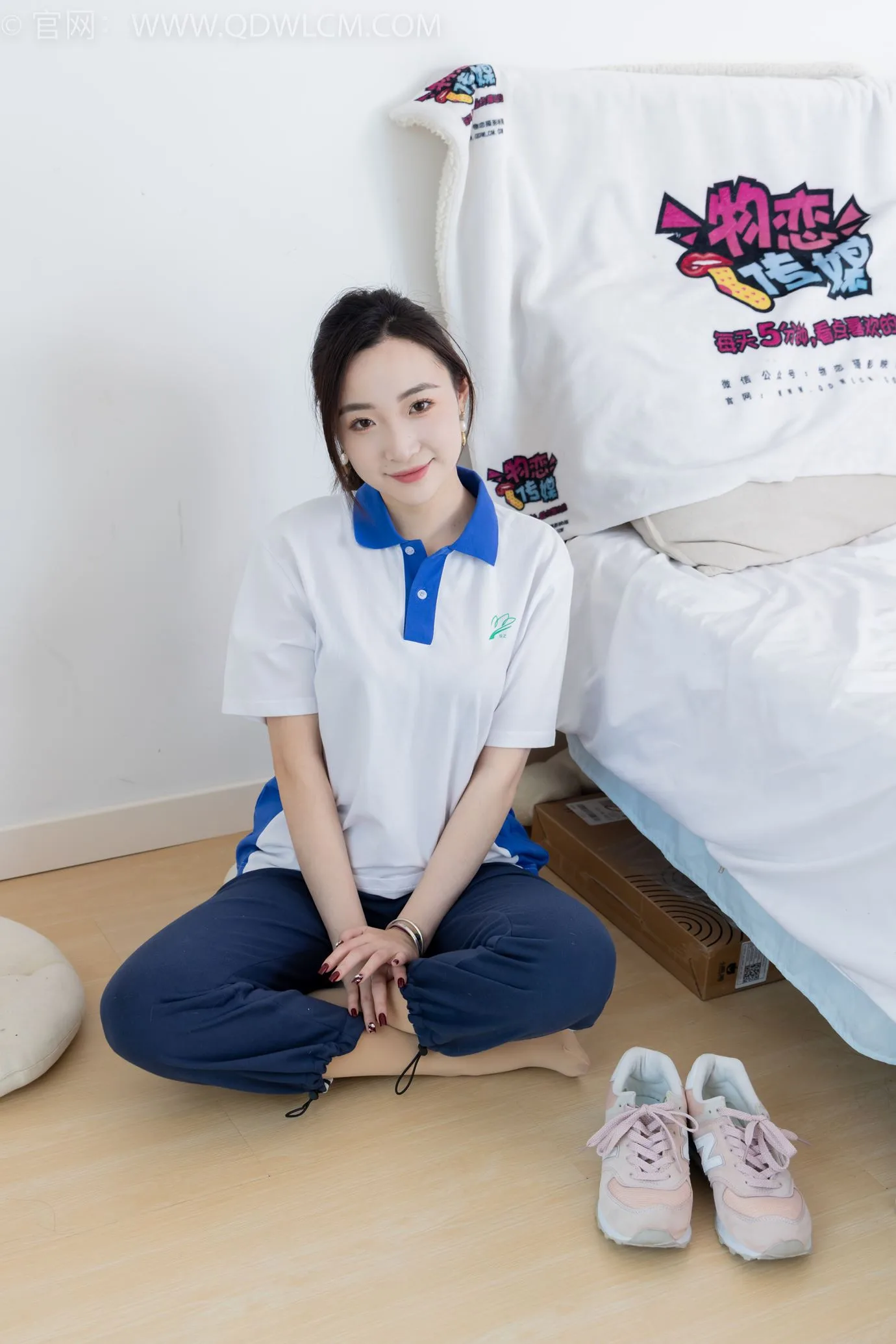 勿恋传媒 NO.2314 恬恬-运动鞋、厚肉丝、校服裤里丝[160P/1V/4.09GB] - 3
