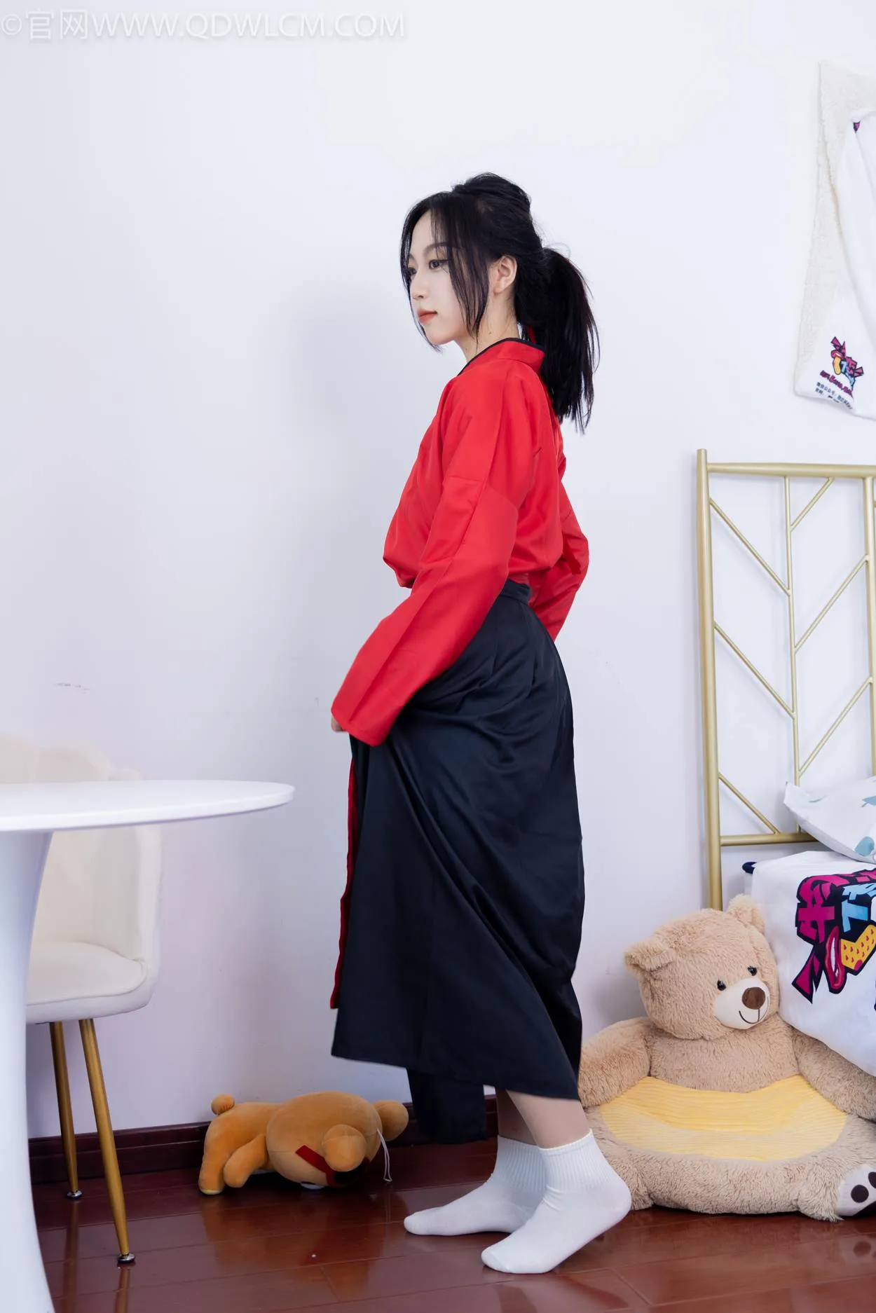 勿恋传媒 NO.2330 纱纱-汉服、皮鞋、白棉袜、薄肉丝[219P/1V/6.65GB] - 1