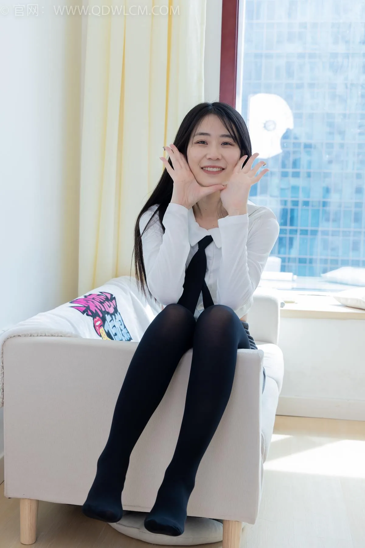 勿恋传媒 NO.2346 菜菜-运动鞋、厚黑丝、裸足[167P/1V/3.57GB]