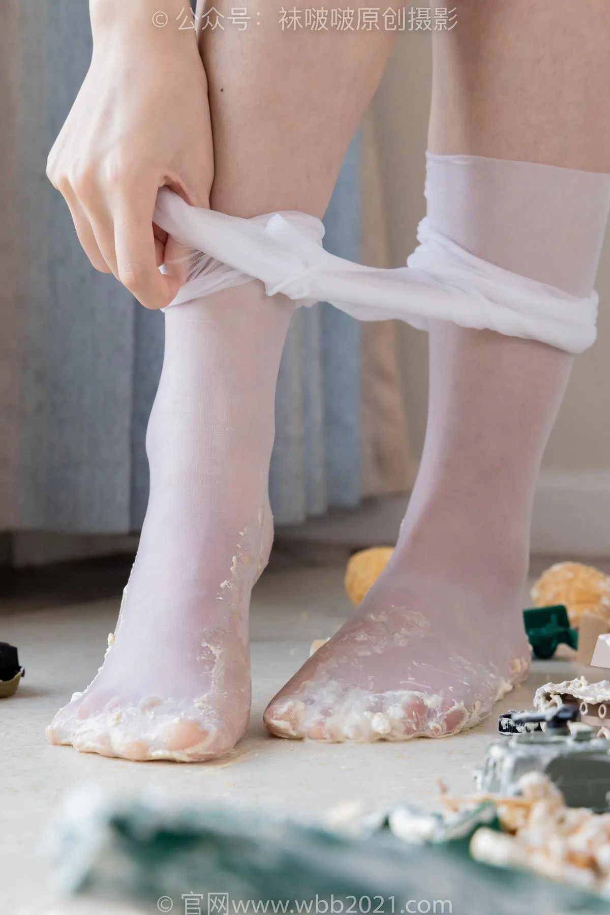[BoBoSocks袜啵啵]NO.544 甜甜圈-高跟鞋、油亮薄白丝、裸足、踩小人和奶油泡芙剧情[172P/1V/8.20GB] - 3