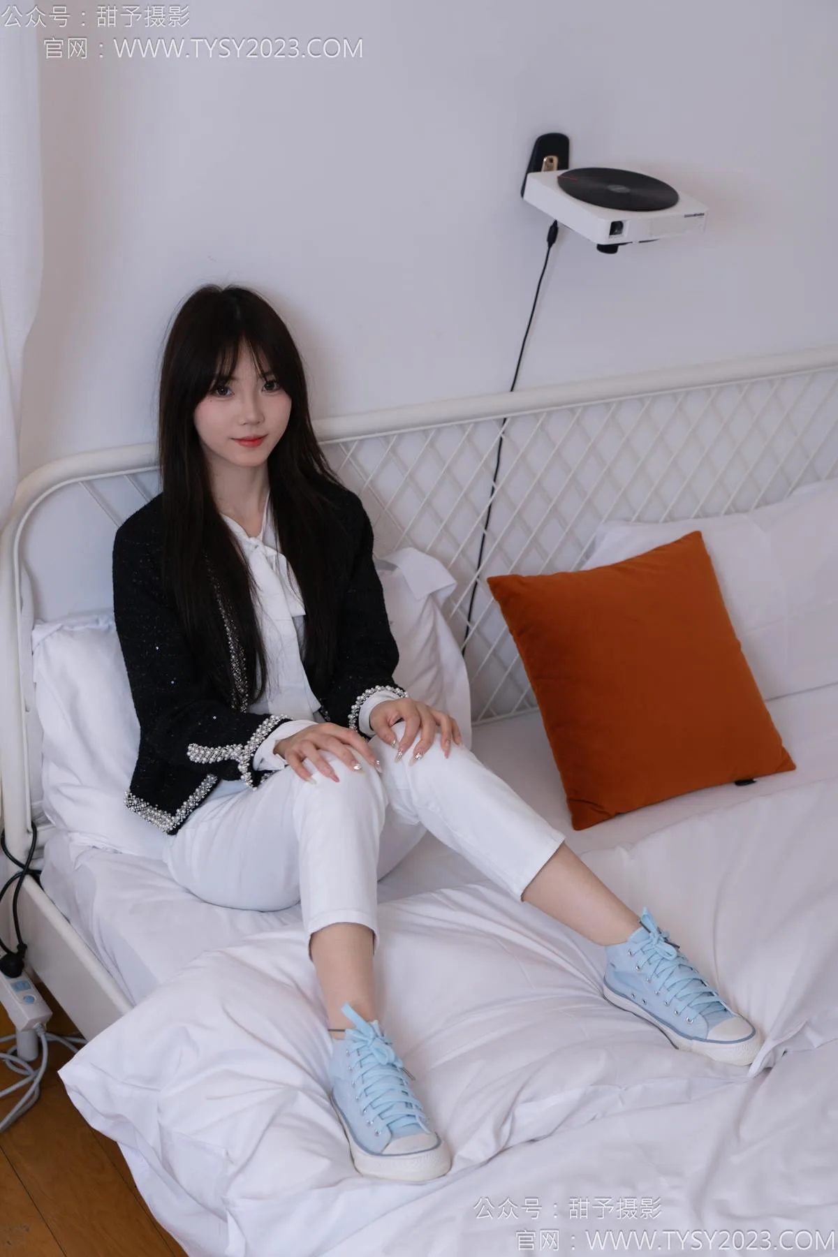 甜予摄影 NO.171 璇璇-帆布鞋、白棉袜、抖腿剧情[151P/2V/10.5GB] - 1