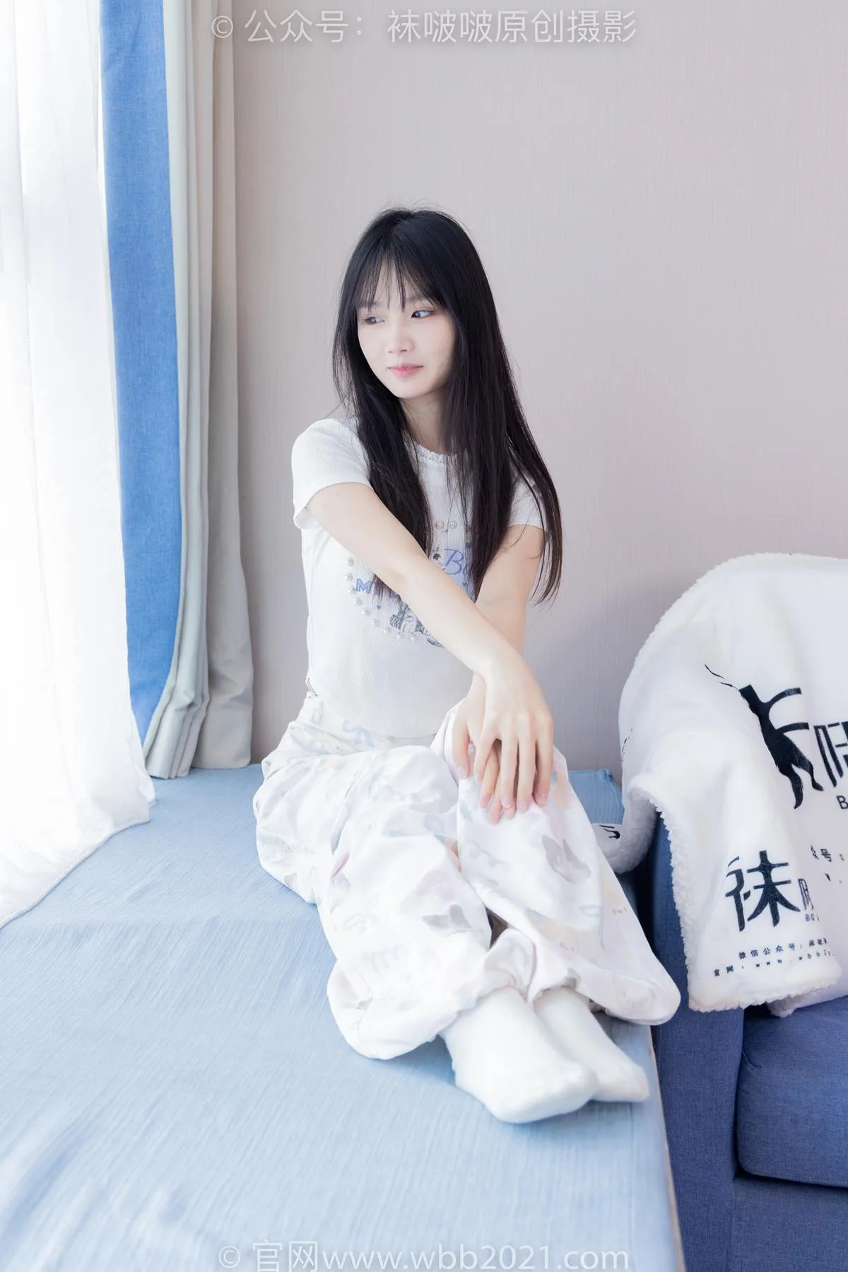 [BoBoSocks袜啵啵]NO.550 甜甜圈-板鞋自然穿脏白棉袜[148P/1V/5.90GB] - 2