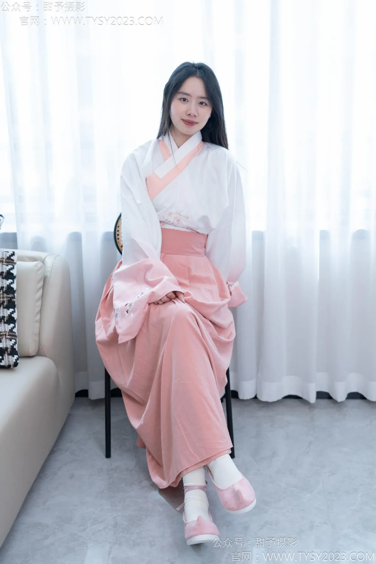 甜予摄影 NO.183 知知-布鞋、白棉袜、裸足[148P/2V/12.1GB] - 2